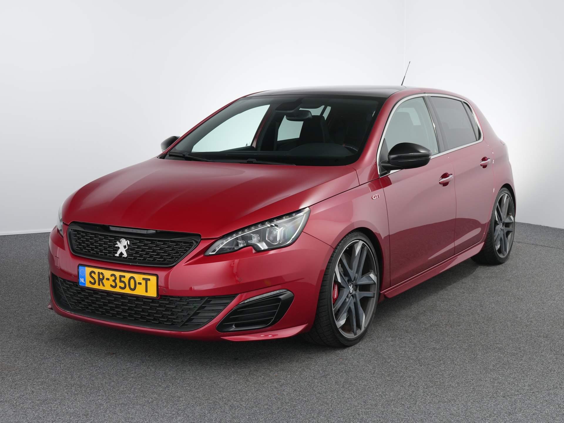 Peugeot 308 1.6 GTi 272PK | Panoramadak | 19'' Lichtmetaal | Camera | Denon audio | Massage | Stoelverwarming |