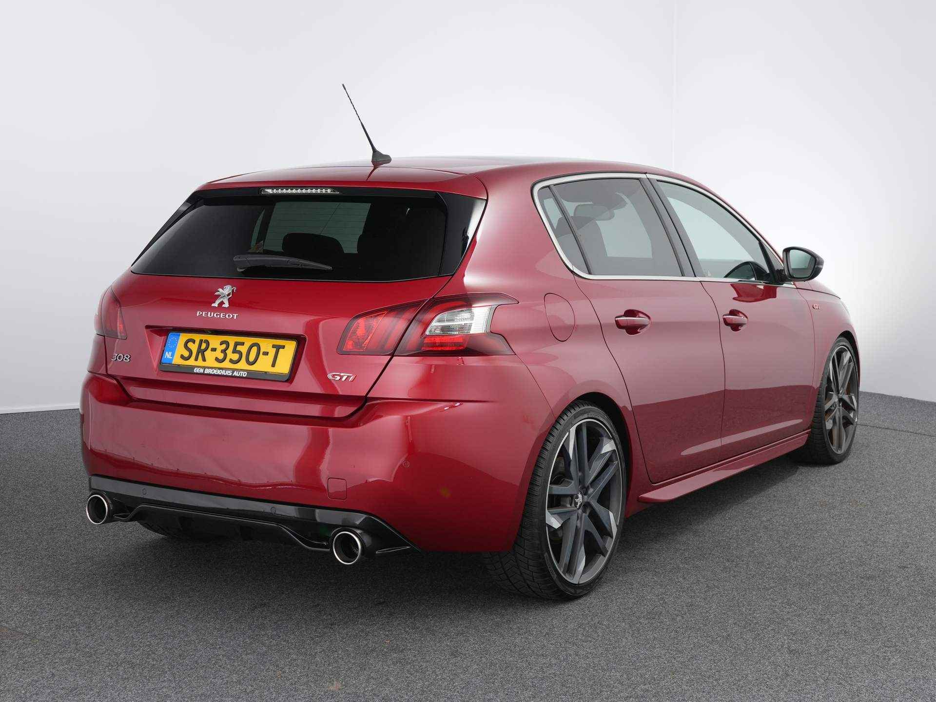 Peugeot 308 1.6 GTi 272PK | Panoramadak | 19'' Lichtmetaal | Camera | Denon audio | Massage | Stoelverwarming | - 3/38