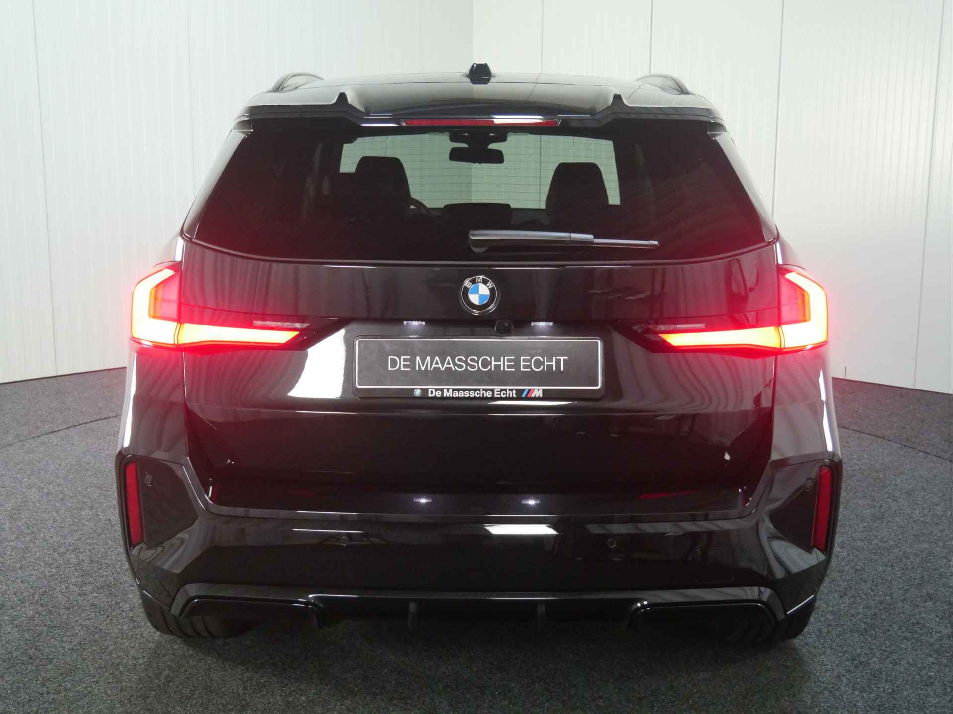 BMW X1 sDrive18i High Executive M Sport Automaat / Panoramadak / Trekhaak / Verwarmd stuurwiel / Sportstoelen / Stoelverwarming / Adaptieve LED / Harman Kardon / Head-Up - 8/30