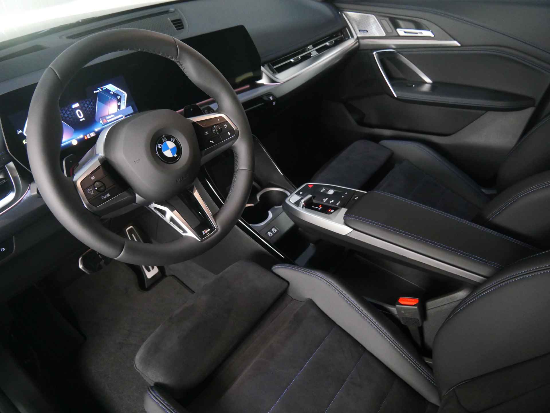 BMW X1 sDrive18i High Executive M Sport Automaat / Panoramadak / Trekhaak / Verwarmd stuurwiel / Sportstoelen / Stoelverwarming / Adaptieve LED / Harman Kardon / Head-Up - 9/30