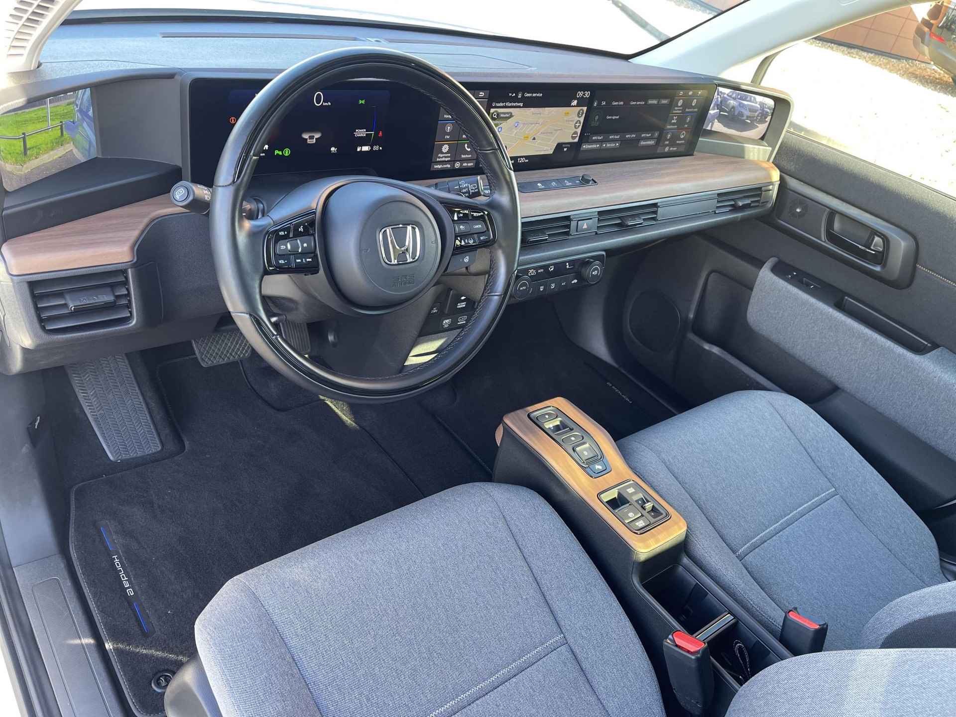 Honda e Advance 16" *SUBSIDIE MOGELIJK* | Panoramadak | Navigatie | 360° Camera | Stuur- + Stoelverwarming | Adapt. Cruise Control | Binnen- + Buitenspiegels Digitaal | Rijklaarprijs! - 10/34