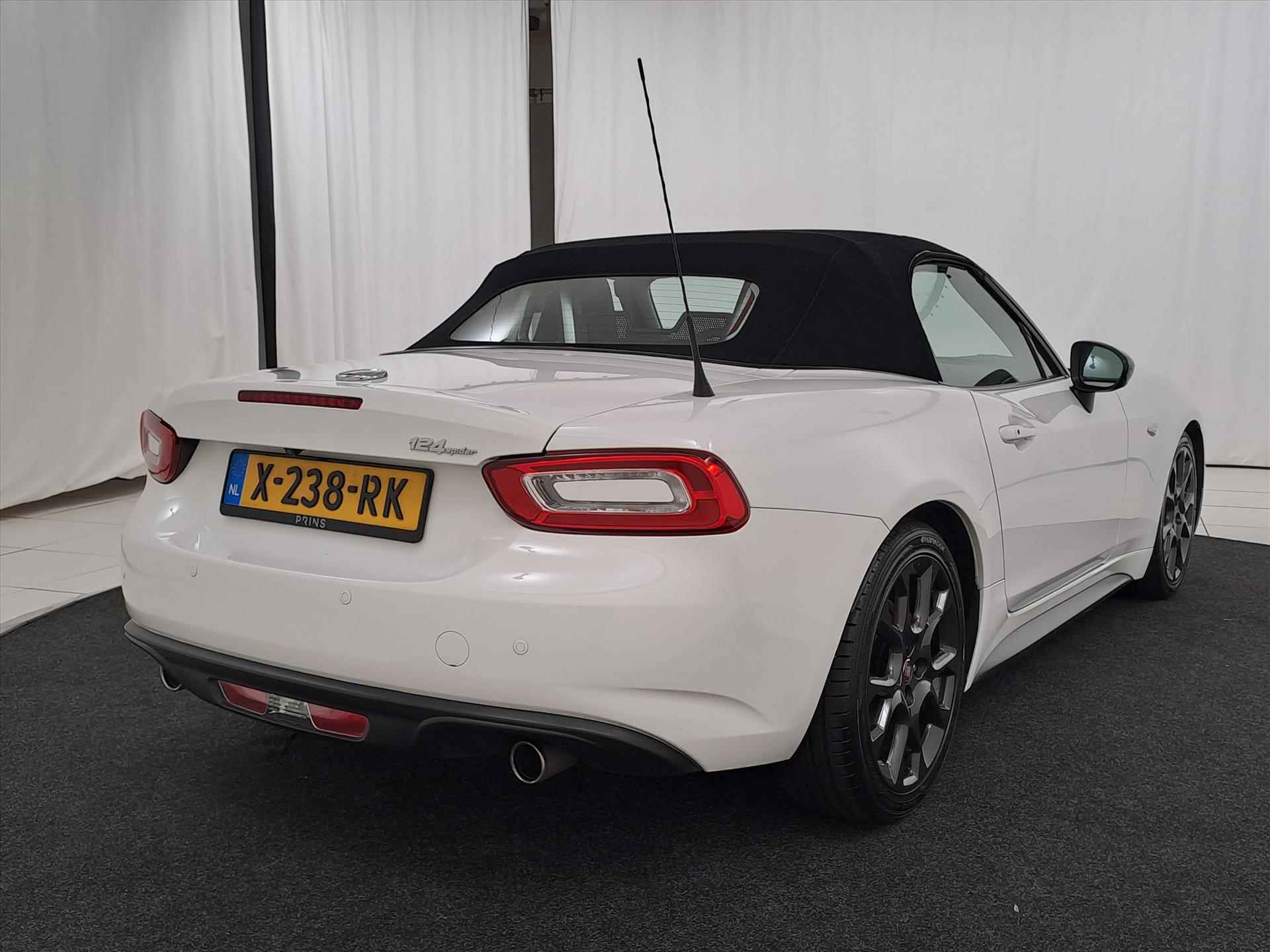 FIAT 124 Spider 1.4 MultiAir Turbo 16v 140pk 124 Spider Lusso / Navigatie / Leder / Parkeersensoren - 3/26