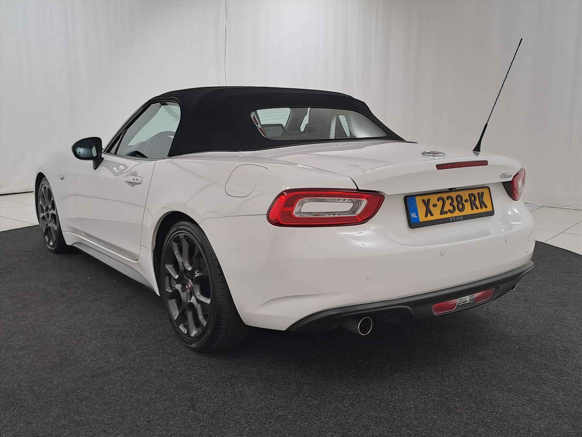 FIAT 124 Spider 1.4 MultiAir Turbo 16v 140pk 124 Spider Lusso / Navigatie / Leder / Parkeersensoren - 4/26