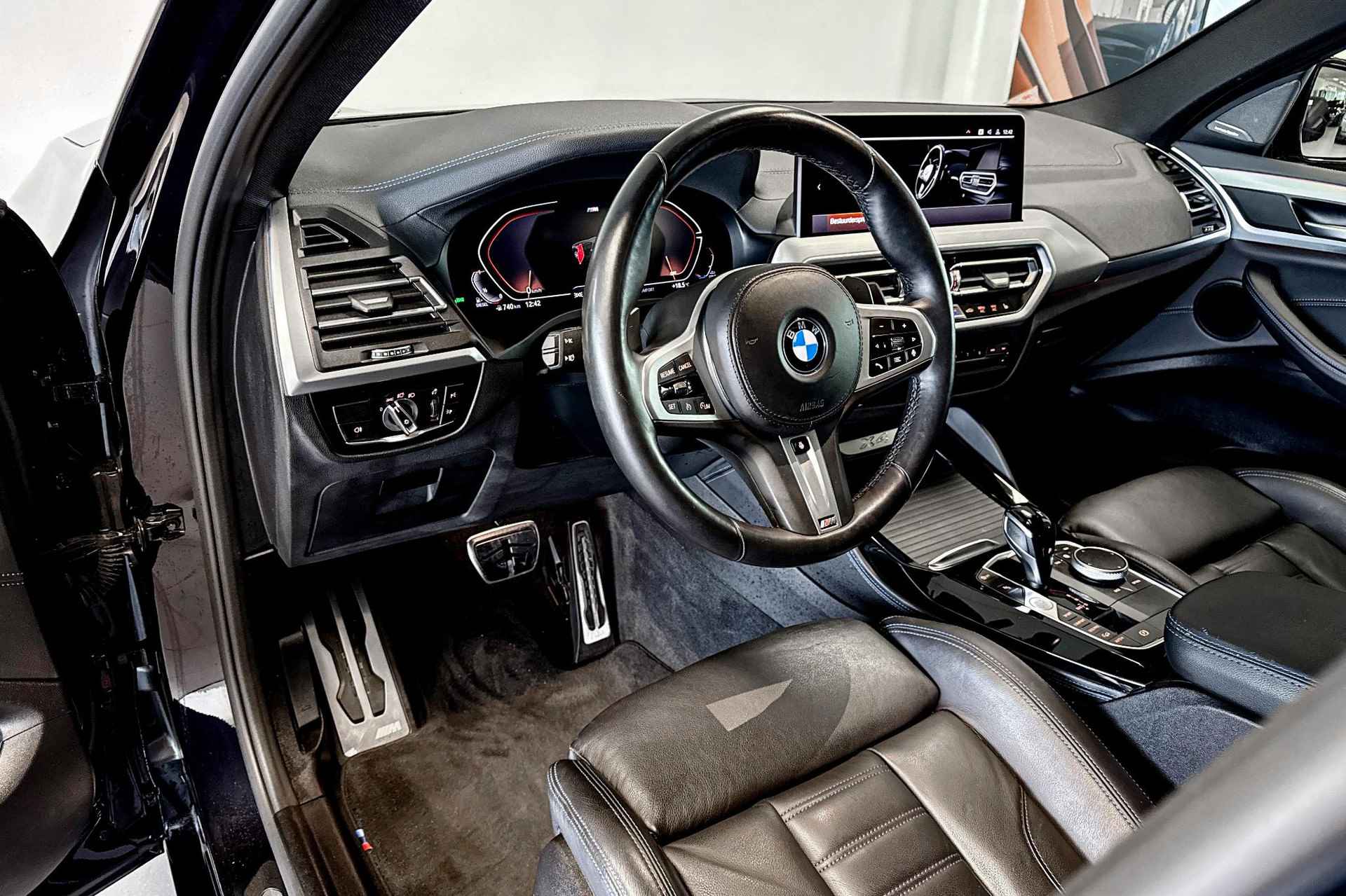 BMW X4 xDrive30d Business Edition Plus | M Sport | Stoelverwarming | Glazen Panoramadak | Trekhaak | - 25/26