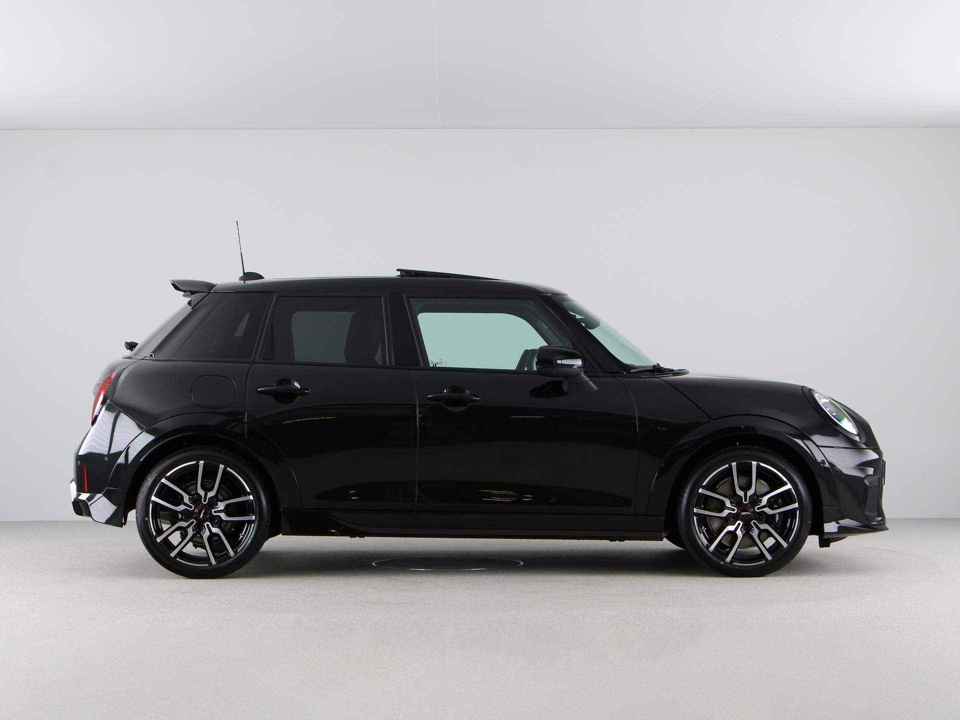 MINI Cooper 5-Deurs S John Cooper Works Pakket XL PRIVATE LEASE EUR 748,- (48 mnd/10.000 km) - 11/33