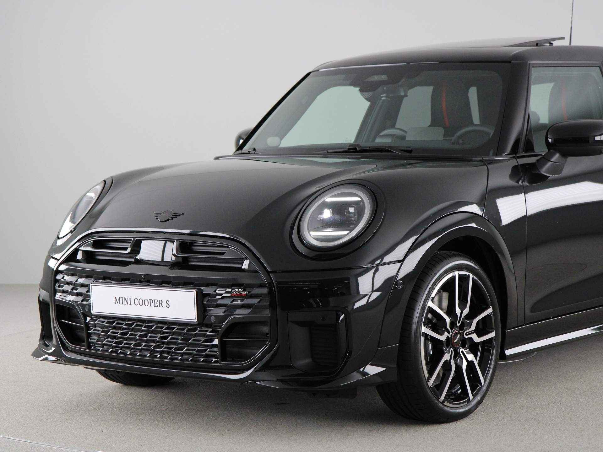 MINI Cooper 5-Deurs S John Cooper Works Pakket XL PRIVATE LEASE EUR 748,- (48 mnd/10.000 km) - 25/33