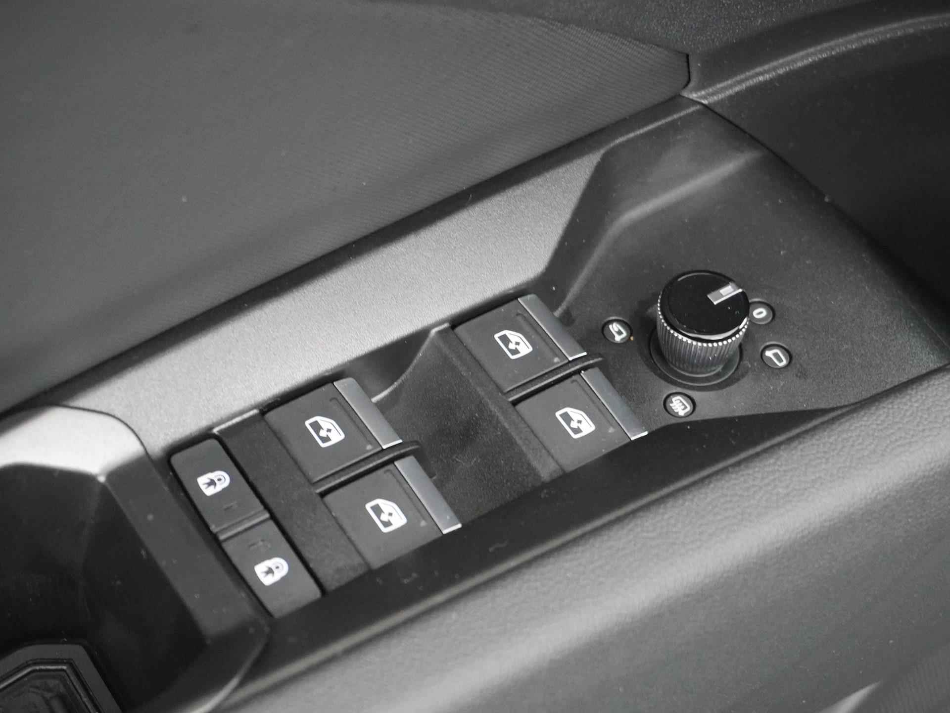 Audi Q4 Sportback e-tron 40 S edition 77 kWh |ADAP. CRUISE| DODE HOEK.| HEAD-UP| 40.394,- EX. BTW - 19/49