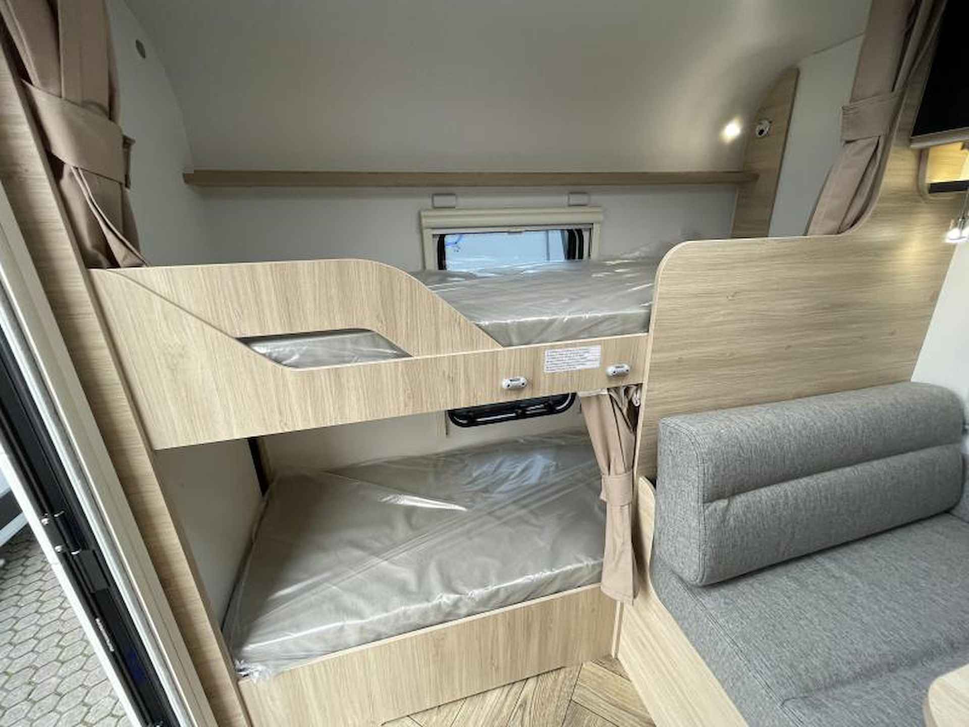 Caravelair Sport-Line 476 -KORTING- 2024 Stapelbed - 19/22