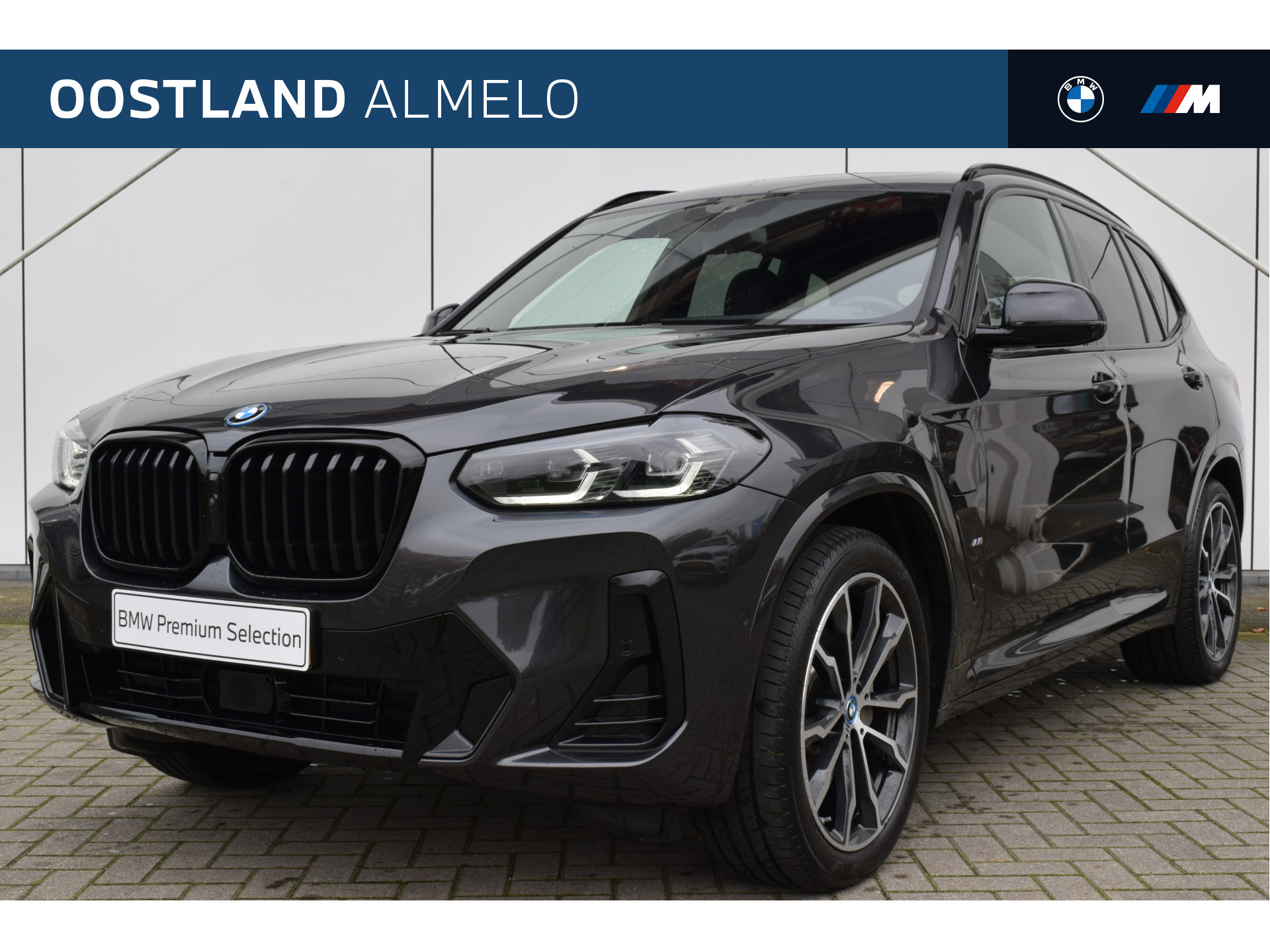 BMW X3 xDrive30e High Executive M Sport Automaat / Panoramadak / Sportstoelen / Stoelverwarming / Adaptieve LED / Head-Up / Harman Kardon / Live Cockpit Professional