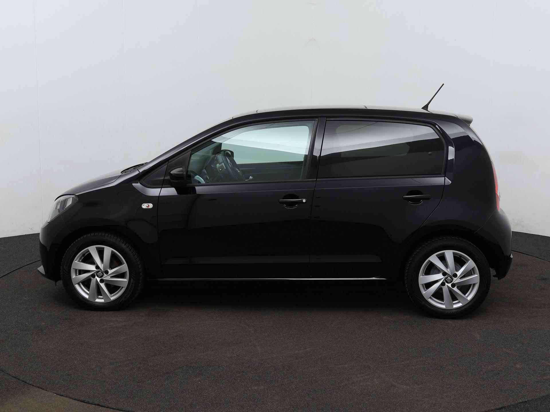 SEAT Mii 1.0 Sport Connect | Panoramadak | Airco | Parkeersensoren achter | Navigatie uitneembaar | LMV - 2/16