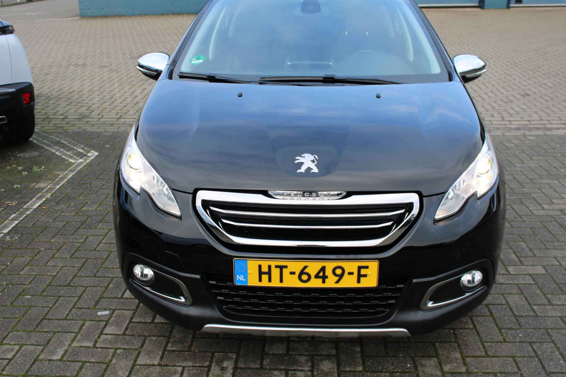 Peugeot 2008 1.2 130 PK Allure | NAVI | PANORAMADAK | TREKHAAK - 23/34