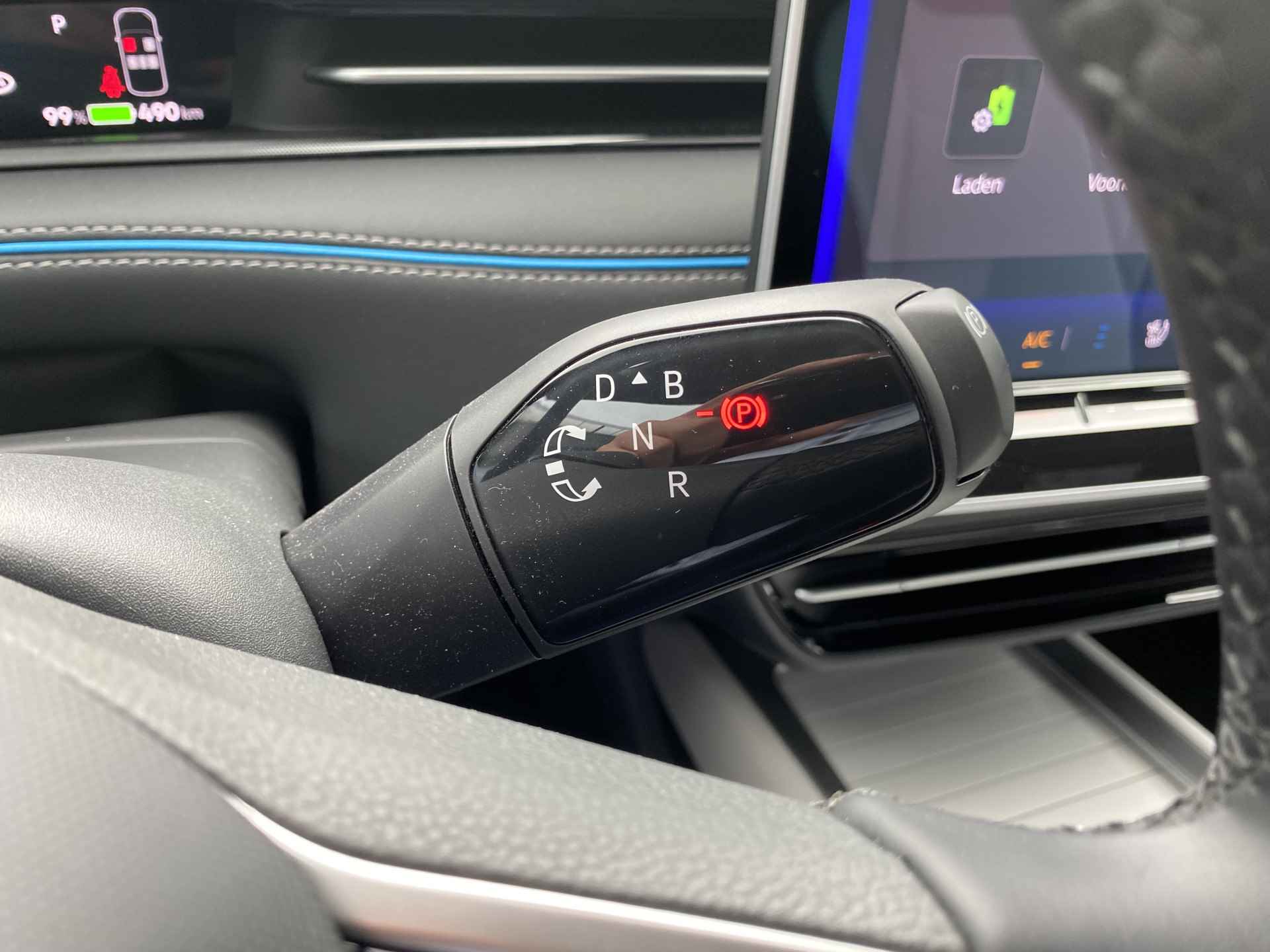 Volkswagen ID.7 Pro Business 77 kWh Navigatie / App/ connect / Headup display / Keyless / El. zetels - 18/22