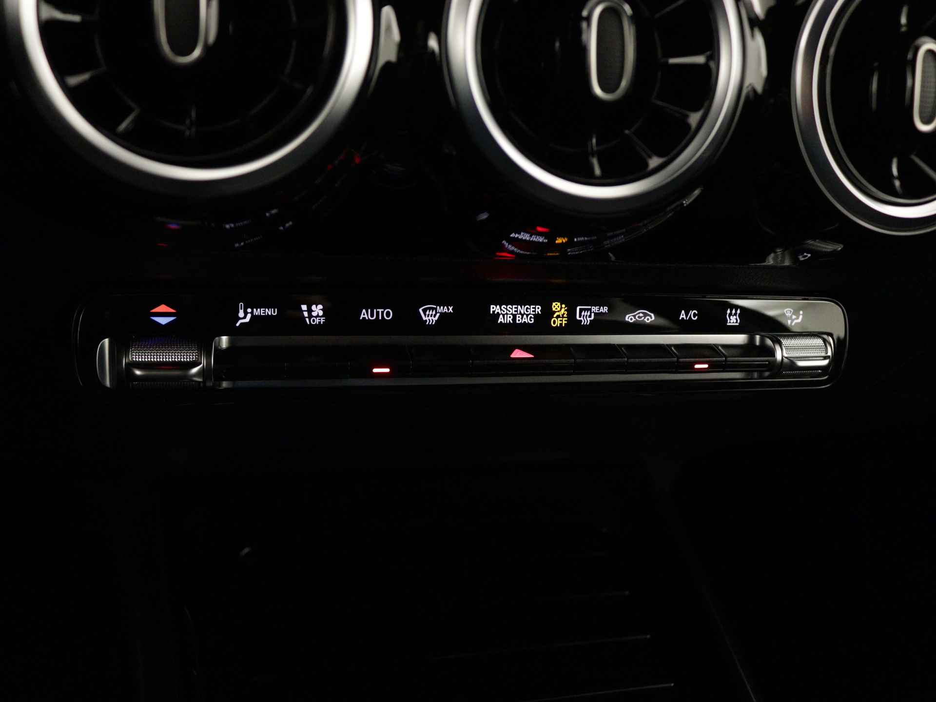 Mercedes-Benz B-Klasse 250 e Star Edition | Trekhaak | Parkeerpakket met achteruitrijcamera | Verwarmde stoelen vooraan | Dodehoekassistent | USB-pakket plus | EASY PACK achterklep | Comfortstoelen voor | - 10/41