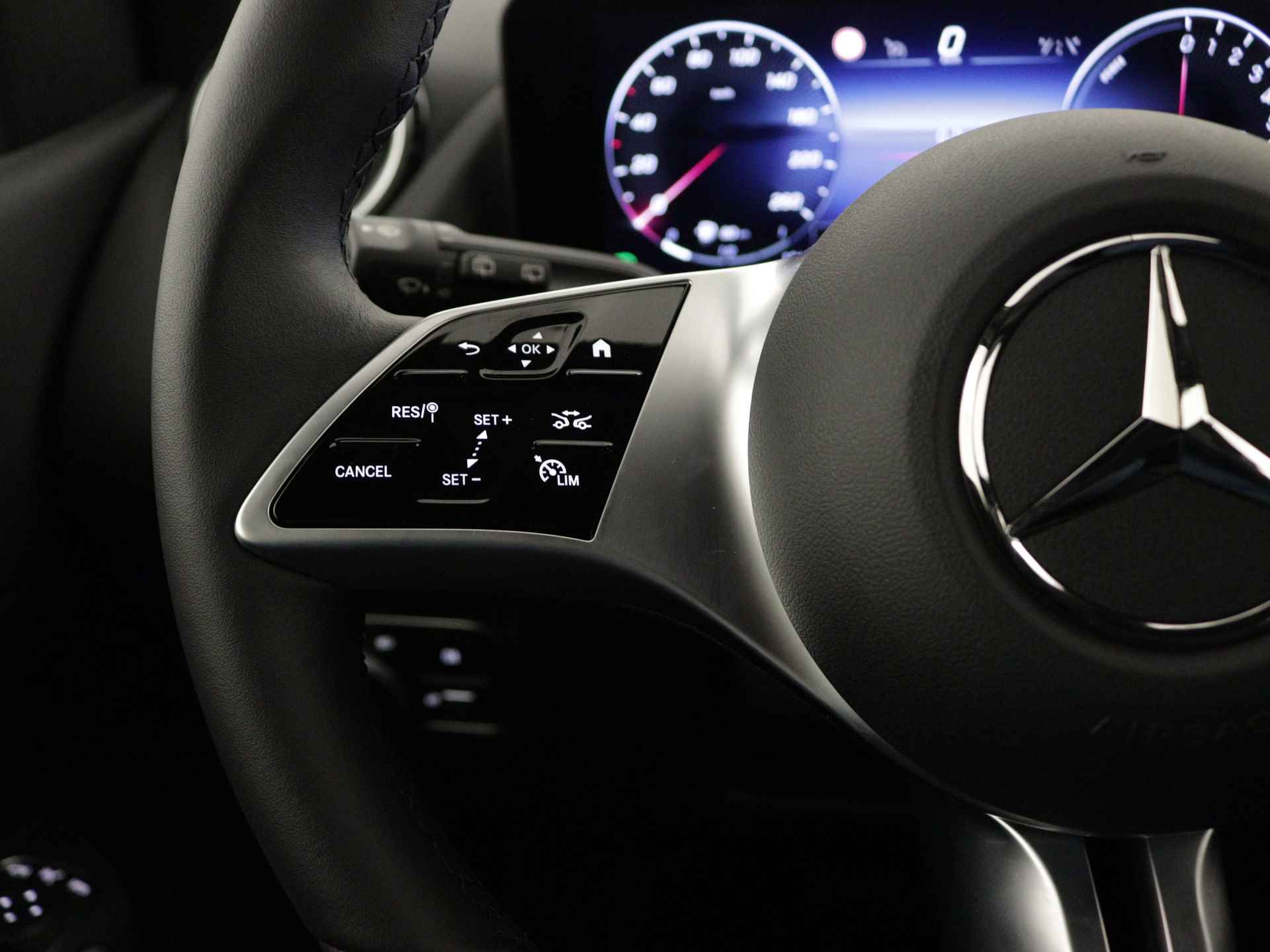 Mercedes-Benz B-Klasse 250 e Star Edition | Trekhaak | Parkeerpakket met achteruitrijcamera | Verwarmde stoelen vooraan | Dodehoekassistent | USB-pakket plus | EASY PACK achterklep | Comfortstoelen voor | - 19/41