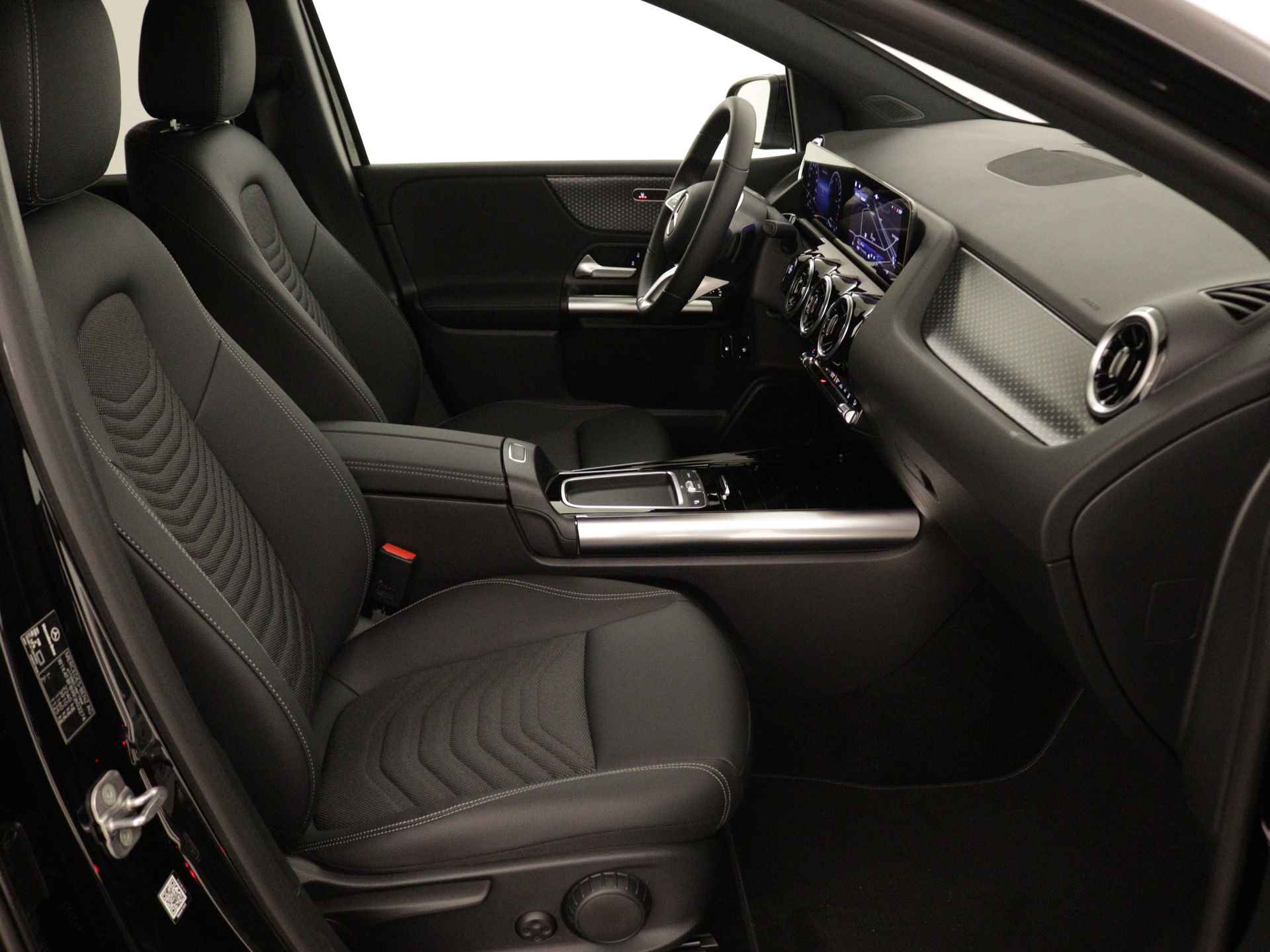 Mercedes-Benz B-Klasse 250 e Star Edition | Trekhaak | Parkeerpakket met achteruitrijcamera | Verwarmde stoelen vooraan | Dodehoekassistent | USB-pakket plus | EASY PACK achterklep | Comfortstoelen voor | - 31/41