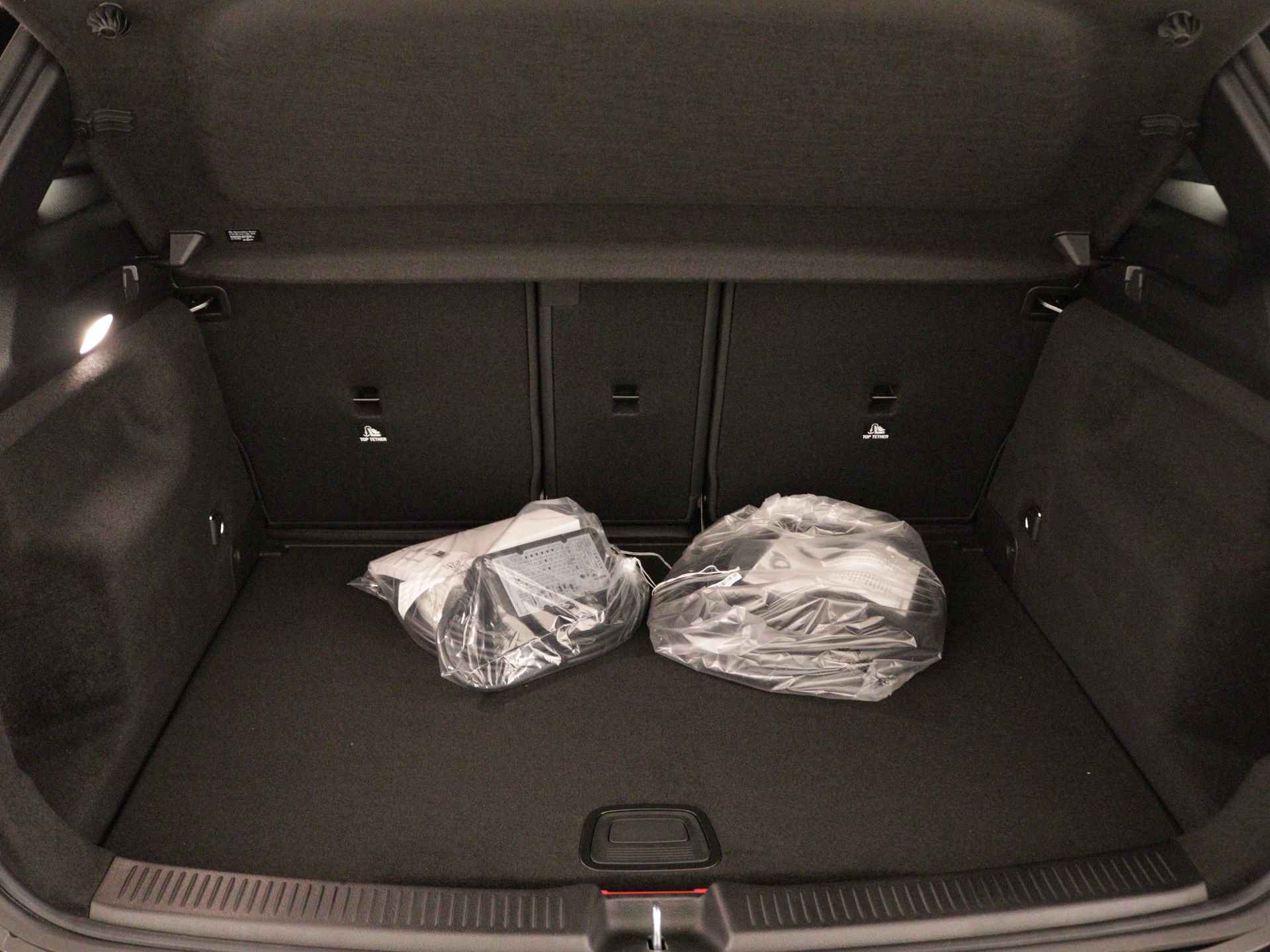 Mercedes-Benz B-Klasse 250 e Star Edition | Trekhaak | Parkeerpakket met achteruitrijcamera | Verwarmde stoelen vooraan | Dodehoekassistent | USB-pakket plus | EASY PACK achterklep | Comfortstoelen voor | - 33/41