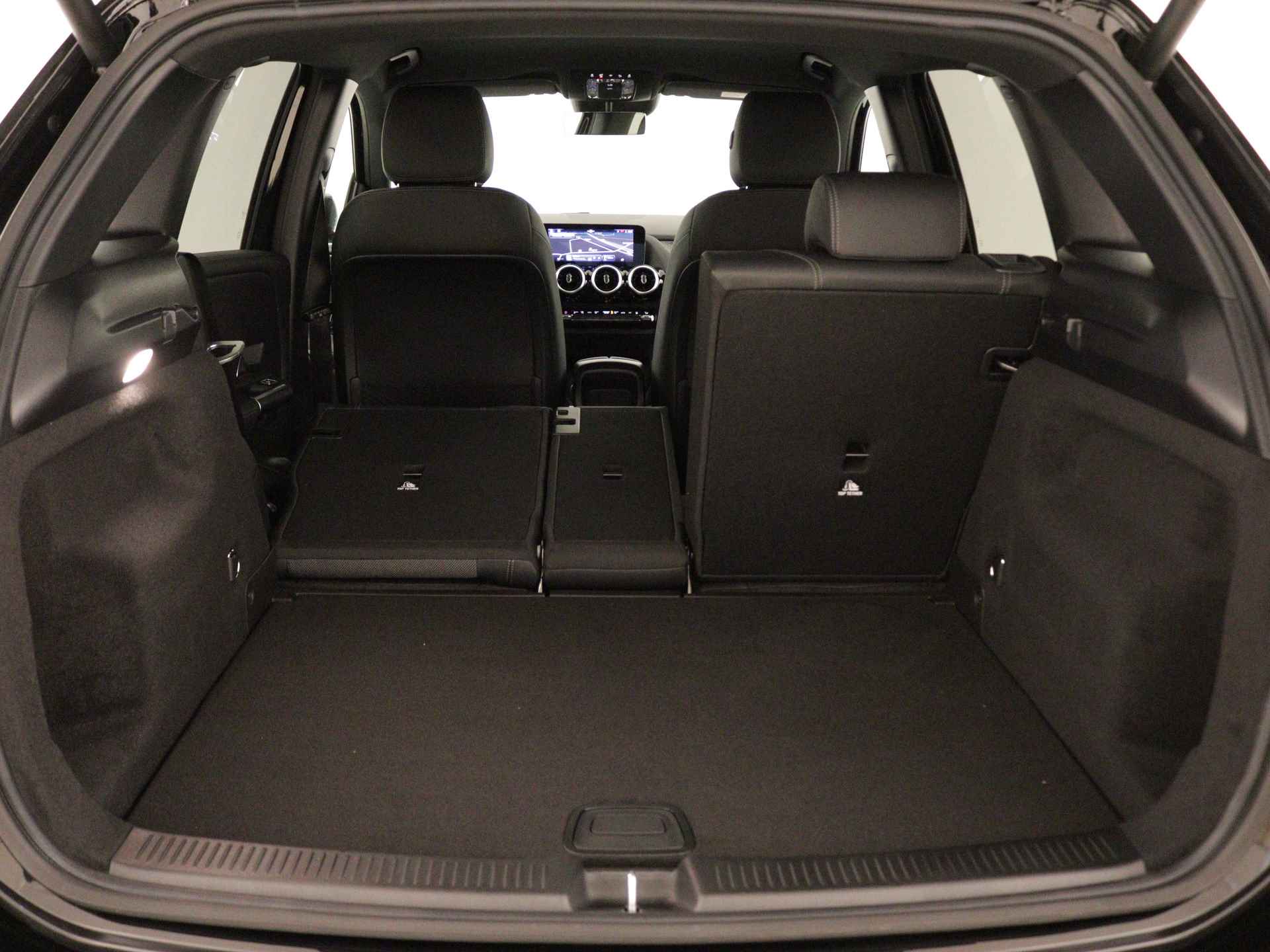 Mercedes-Benz B-Klasse 250 e Star Edition | Trekhaak | Parkeerpakket met achteruitrijcamera | Verwarmde stoelen vooraan | Dodehoekassistent | USB-pakket plus | EASY PACK achterklep | Comfortstoelen voor | - 35/41