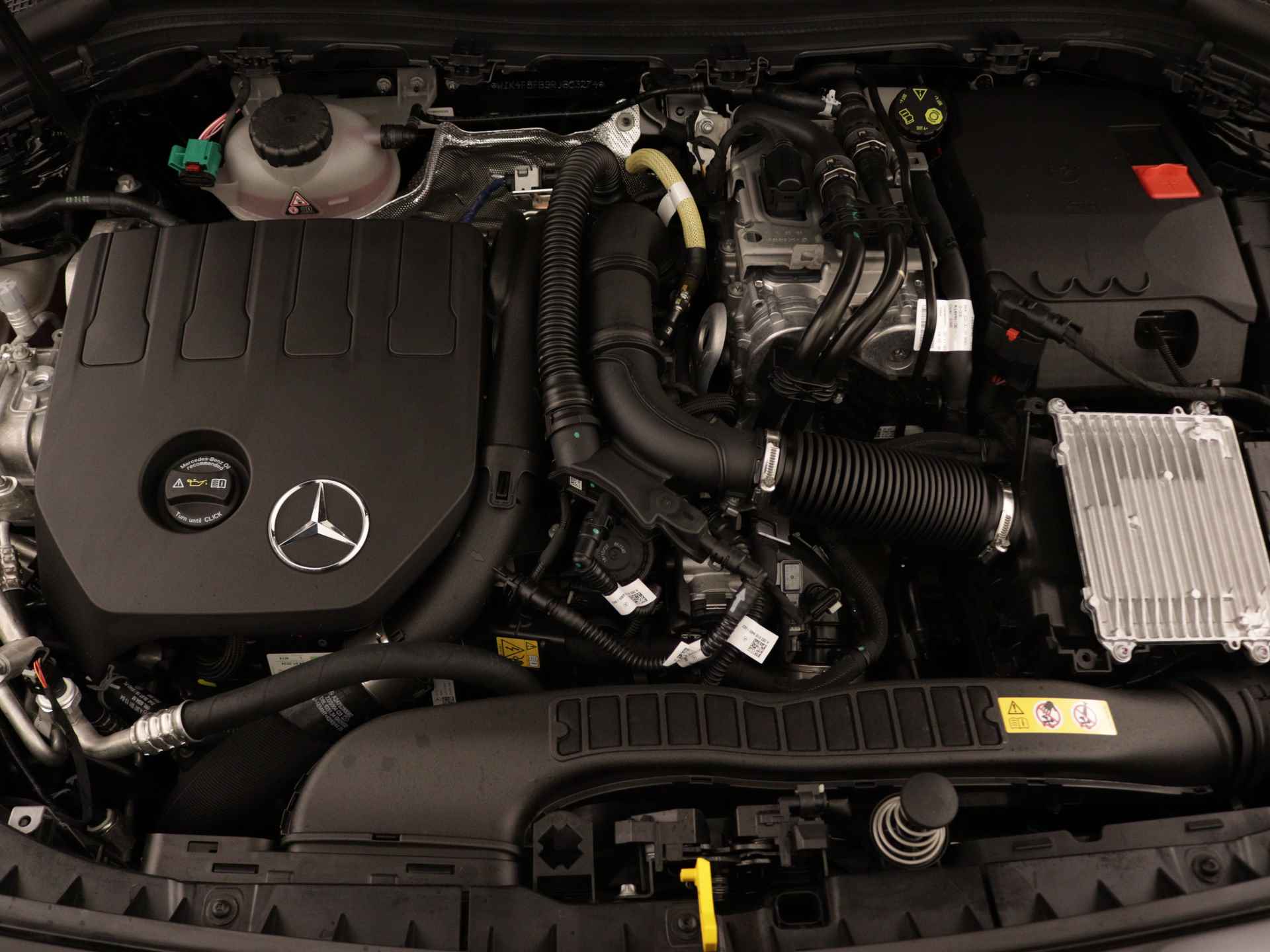 Mercedes-Benz B-Klasse 250 e Star Edition | Trekhaak | Parkeerpakket met achteruitrijcamera | Verwarmde stoelen vooraan | Dodehoekassistent | USB-pakket plus | EASY PACK achterklep | Comfortstoelen voor | - 38/41