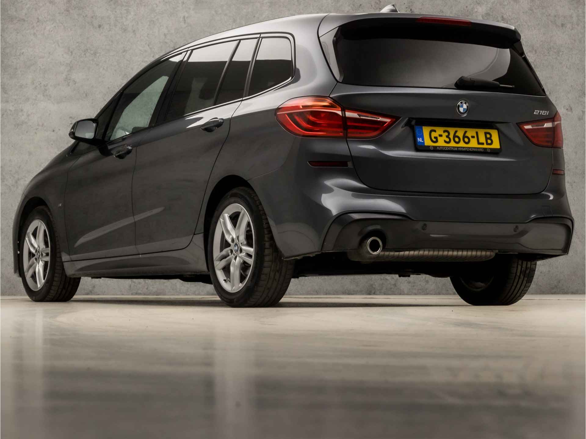 BMW 2 Serie Gran Tourer 218i Executive M Sport Automaat (GROOT NAVI, M PAKKET, HEAD-UP DISPLAY, LEDER, SFEERVERLICHTING, GETINT GLAS, SPORTSTOELEN, DIGITAL COCKPIT, CRUISE, NIEUWE APK, NIEUWSTAAT) - 3/36