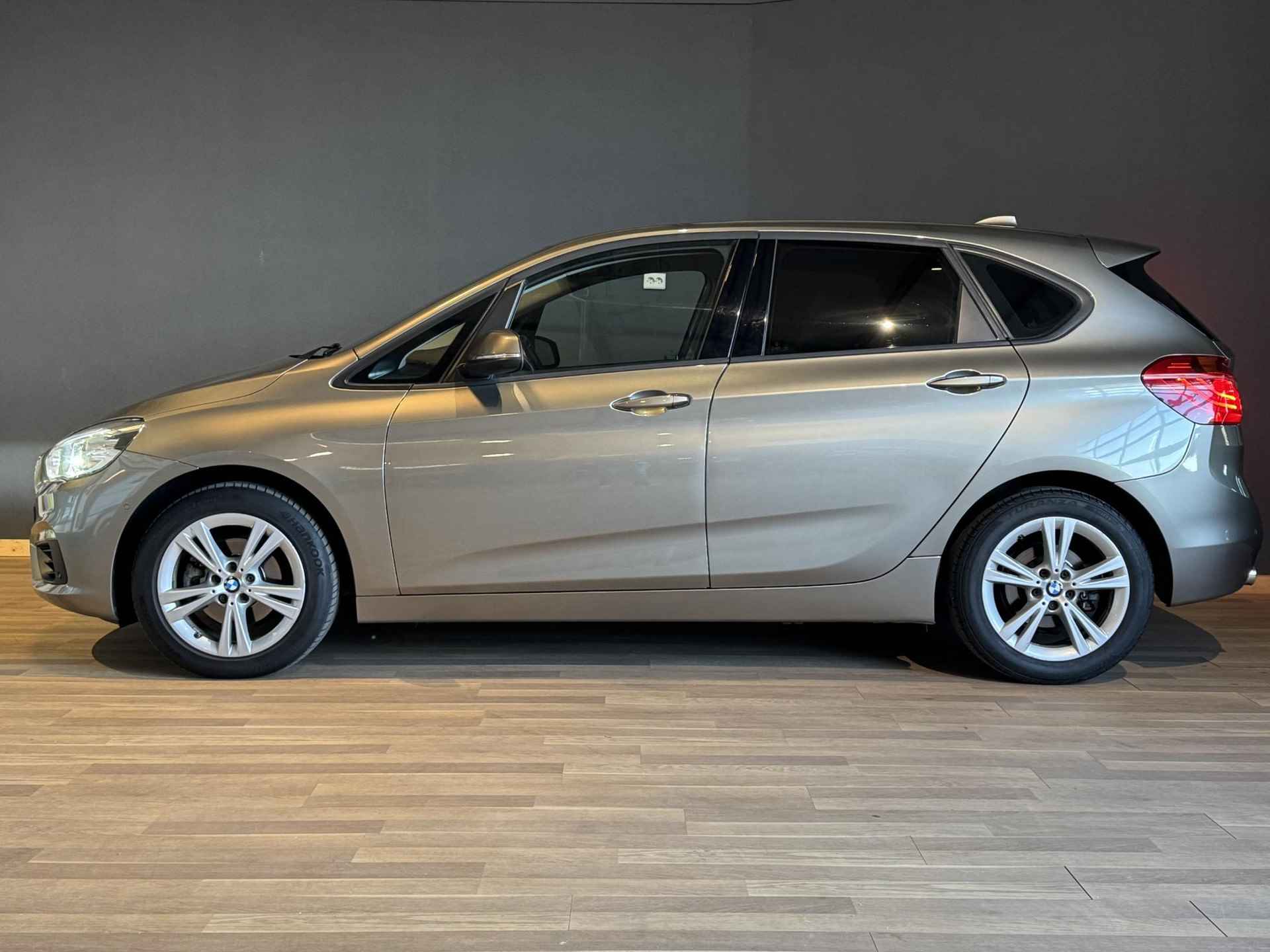 BMW 2-serie Active Tourer 218i High Executive TREKHAAK | NAVI | PDC - 8/33