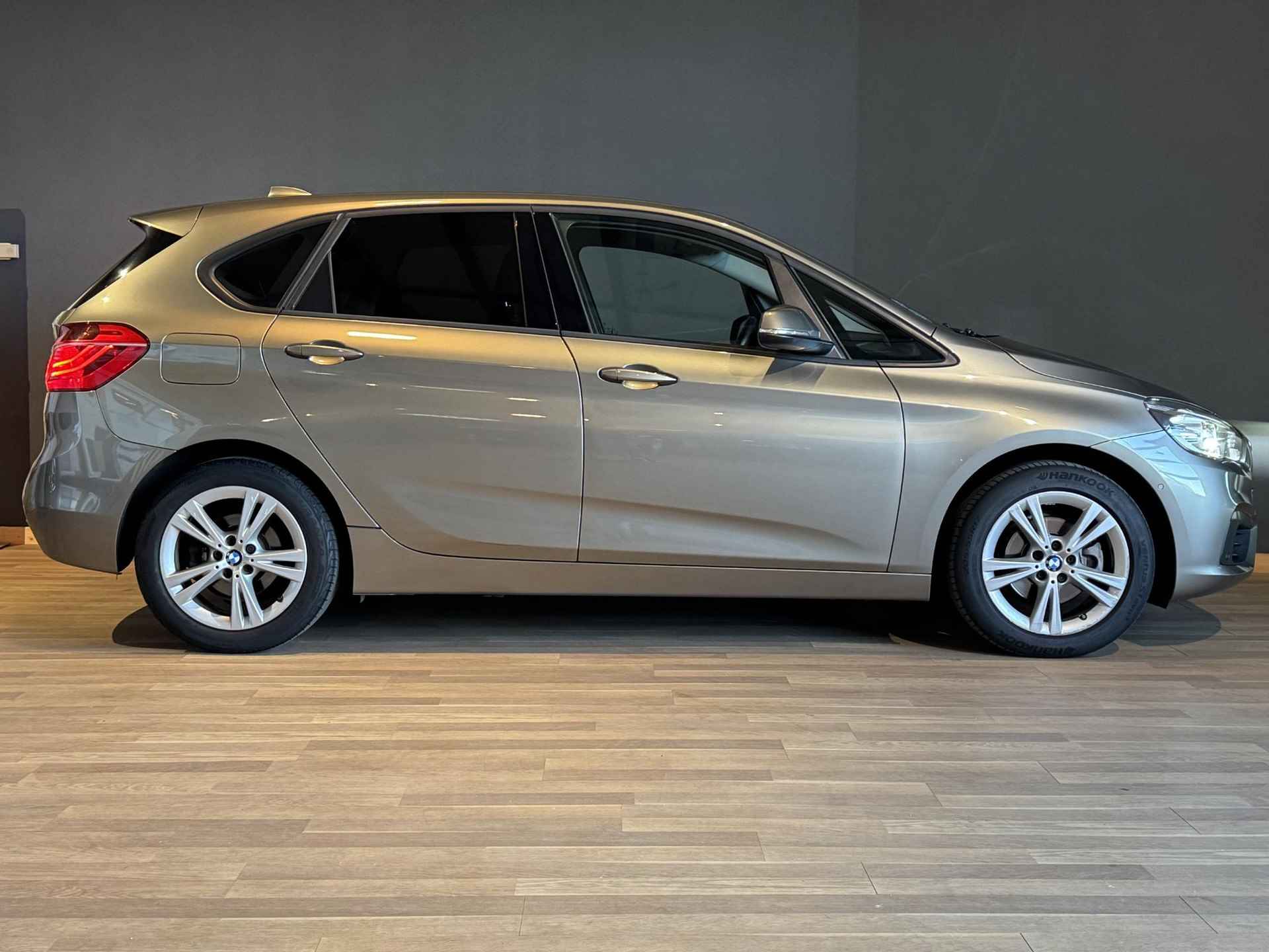 BMW 2-serie Active Tourer 218i High Executive TREKHAAK | NAVI | PDC - 9/33