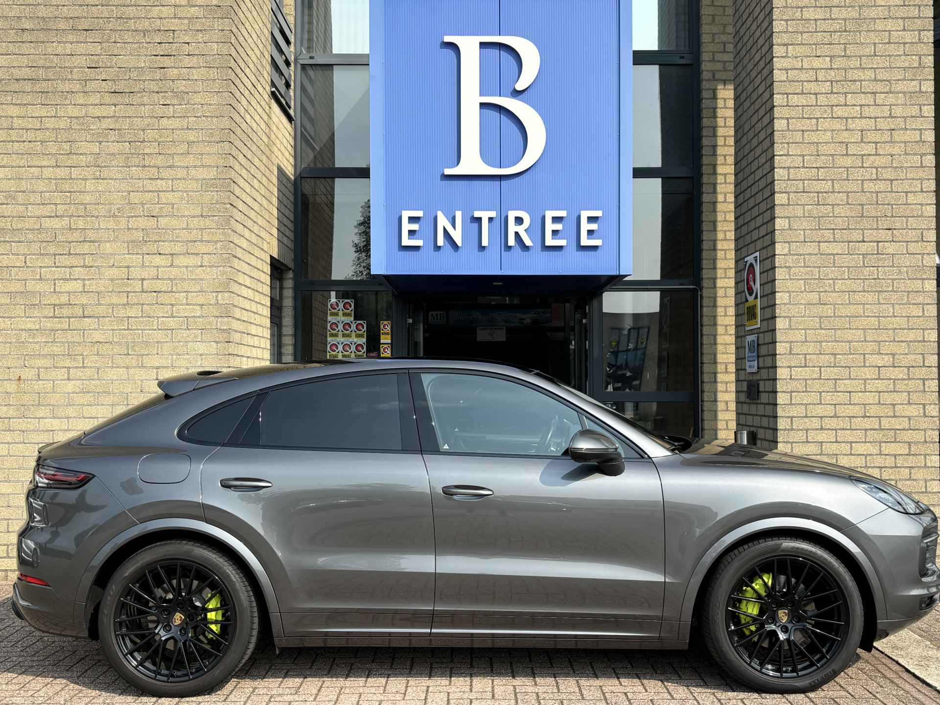 Porsche Cayenne Coupé 3.0 E Hybrid-LUCHTVERING-PANO-MATRIX-HEAD UP-INNODRIVE-COMPLEET - 4/31