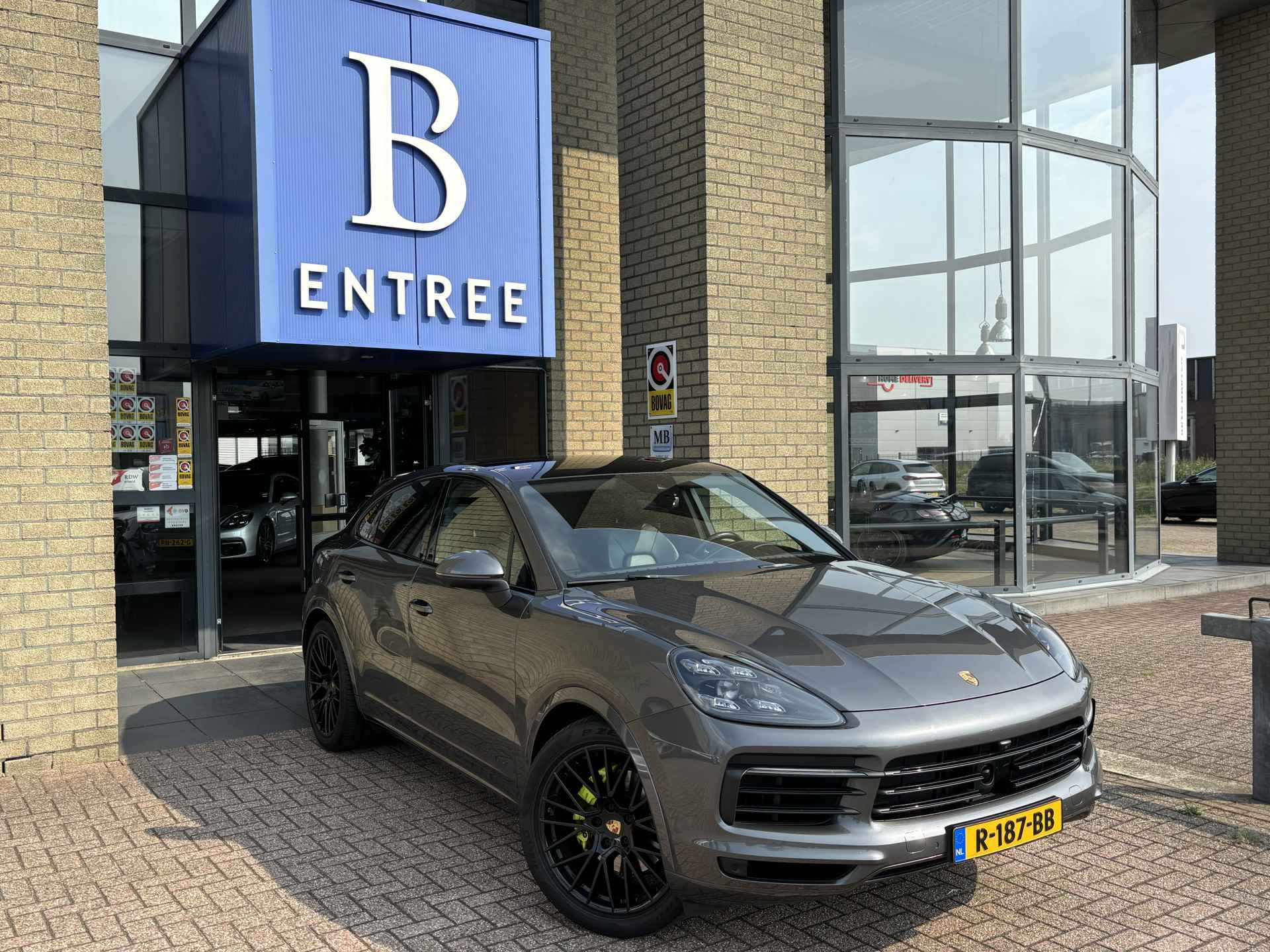 Porsche Cayenne Coupé 3.0 E Hybrid-LUCHTVERING-PANO-MATRIX-HEAD UP-INNODRIVE-COMPLEET - 6/31