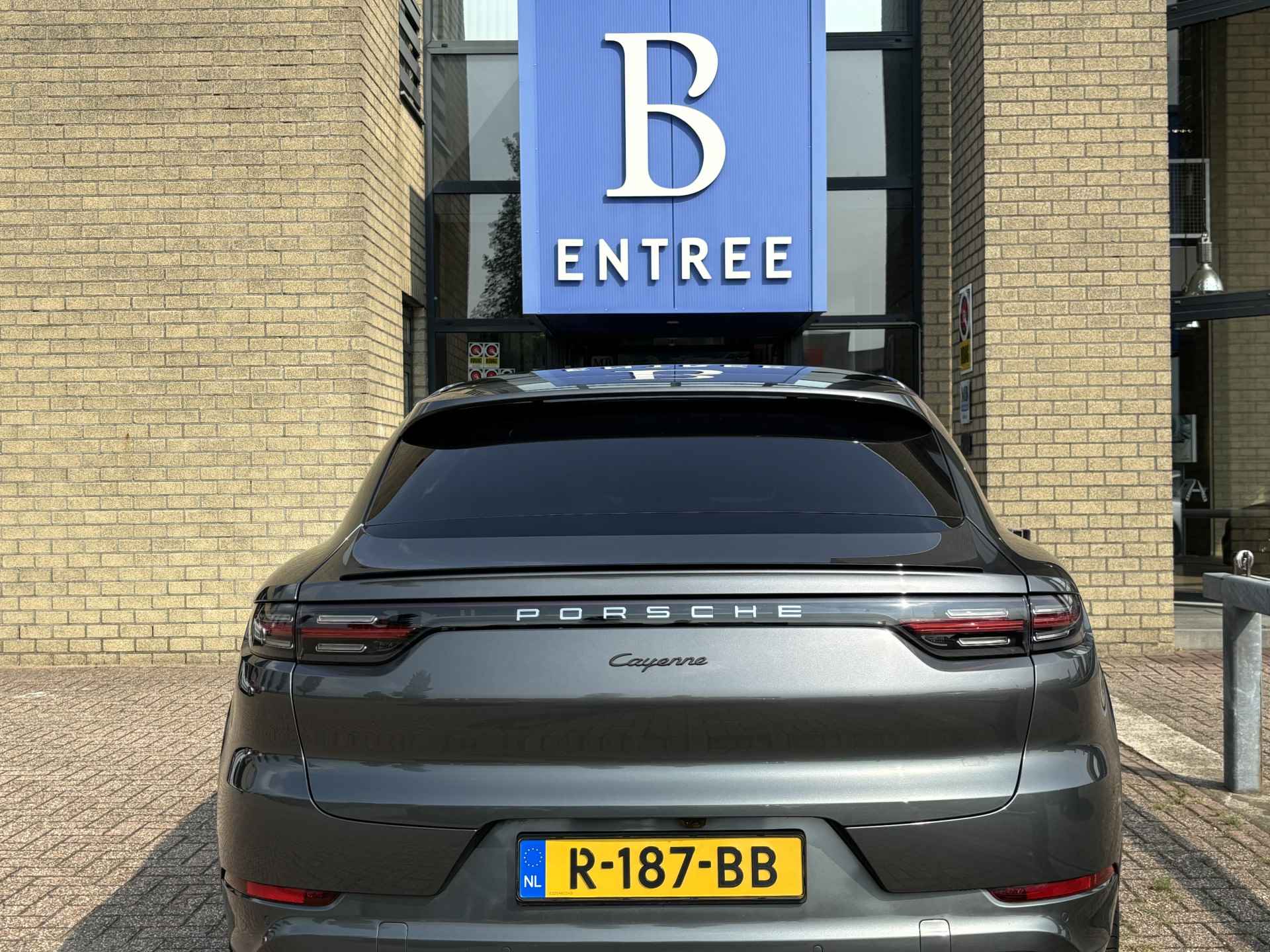 Porsche Cayenne Coupé 3.0 E Hybrid-LUCHTVERING-PANO-MATRIX-HEAD UP-INNODRIVE-COMPLEET - 31/31