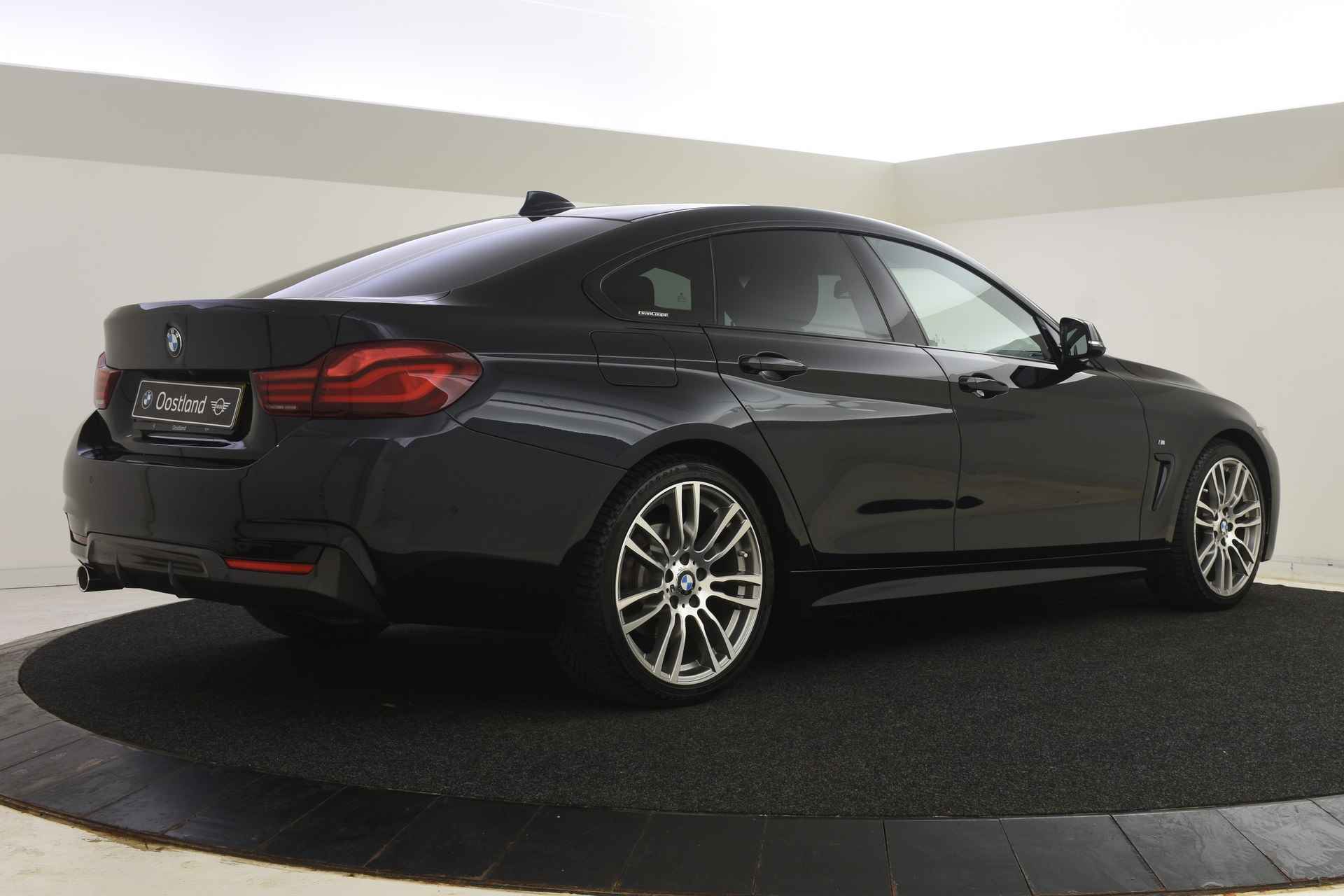 BMW 4 Serie Gran Coupé 418i Executive M Sport Automaat / Sportstoelen / Achteruitrijcamera / LED / Park Assistant / M Sportonderstel / Navigatie Professional / Stoelverwarming - 3/49