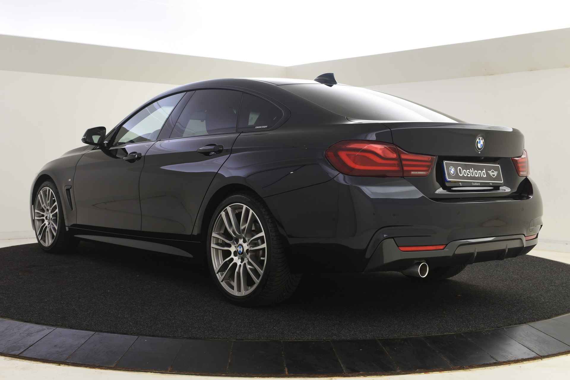 BMW 4 Serie Gran Coupé 418i Executive M Sport Automaat / Sportstoelen / Achteruitrijcamera / LED / Park Assistant / M Sportonderstel / Navigatie Professional / Stoelverwarming - 9/49