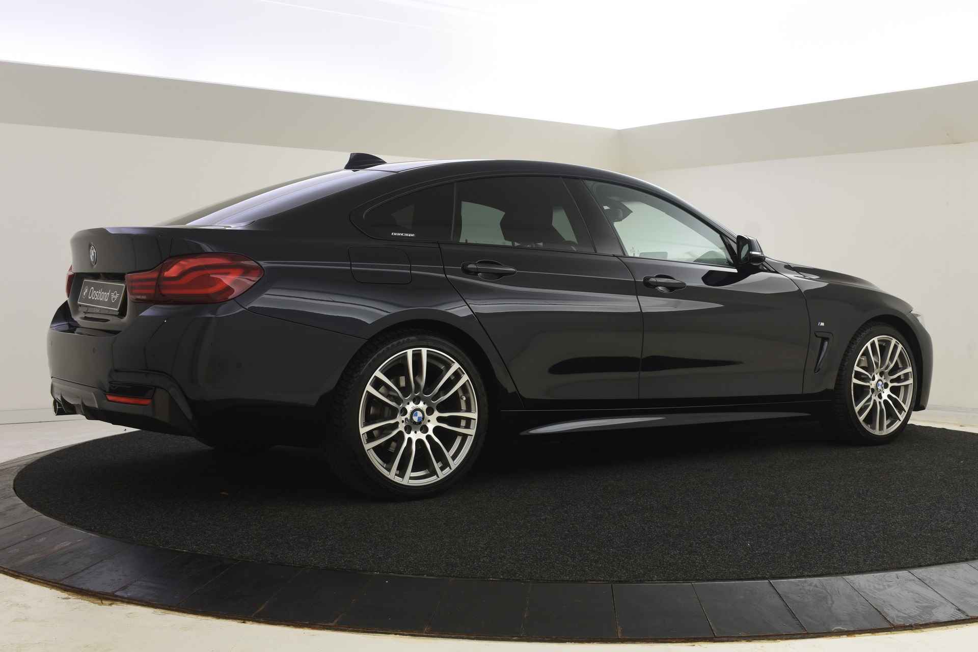 BMW 4 Serie Gran Coupé 418i Executive M Sport Automaat / Sportstoelen / Achteruitrijcamera / LED / Park Assistant / M Sportonderstel / Navigatie Professional / Stoelverwarming - 11/49