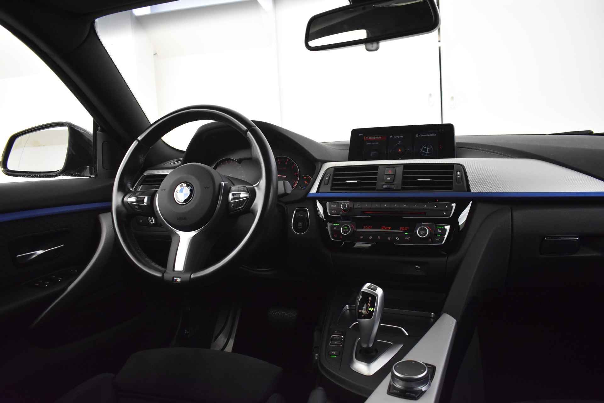 BMW 4 Serie Gran Coupé 418i Executive M Sport Automaat / Sportstoelen / Achteruitrijcamera / LED / Park Assistant / M Sportonderstel / Navigatie Professional / Stoelverwarming - 12/49