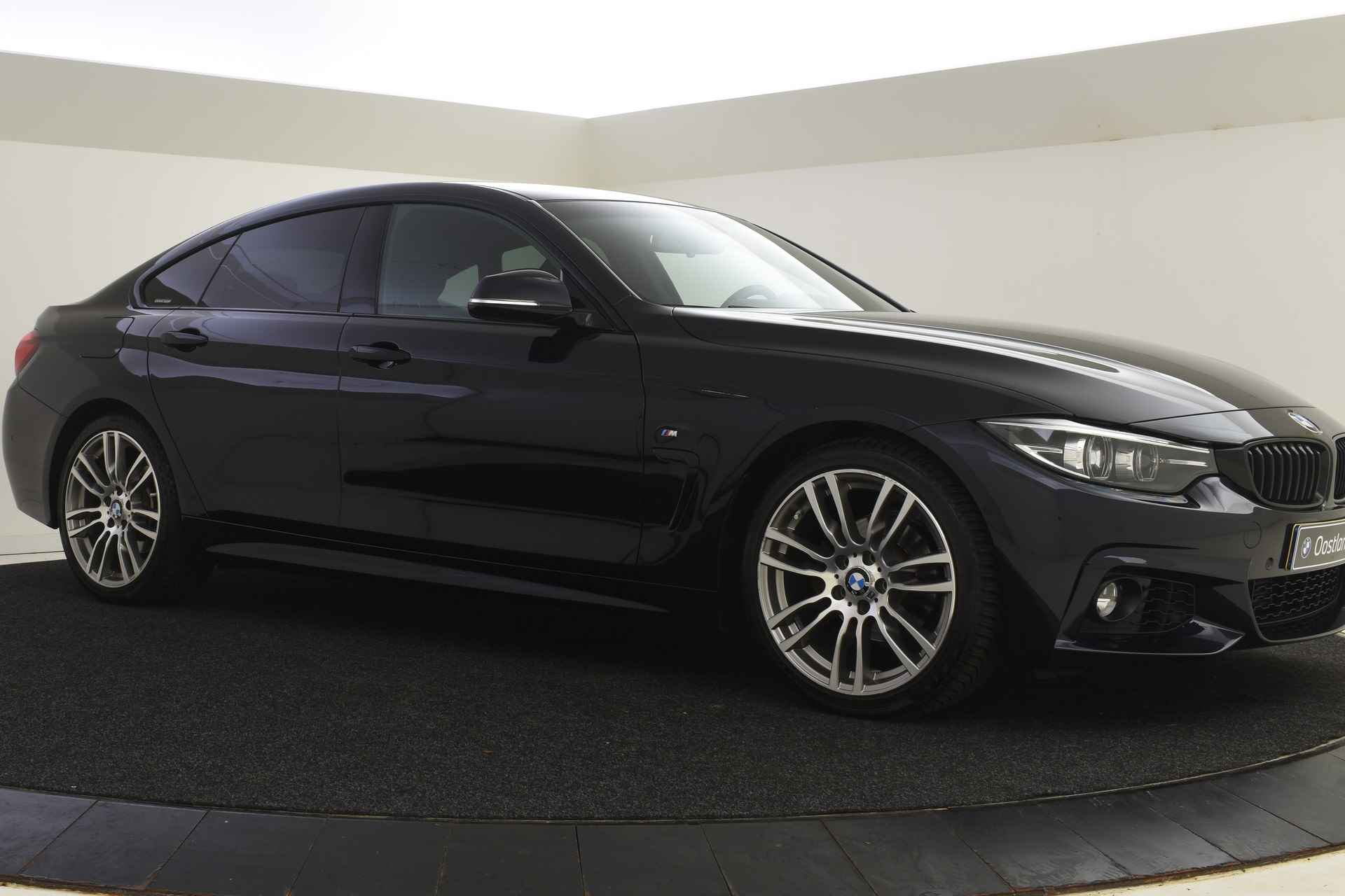 BMW 4 Serie Gran Coupé 418i Executive M Sport Automaat / Sportstoelen / Achteruitrijcamera / LED / Park Assistant / M Sportonderstel / Navigatie Professional / Stoelverwarming - 14/49