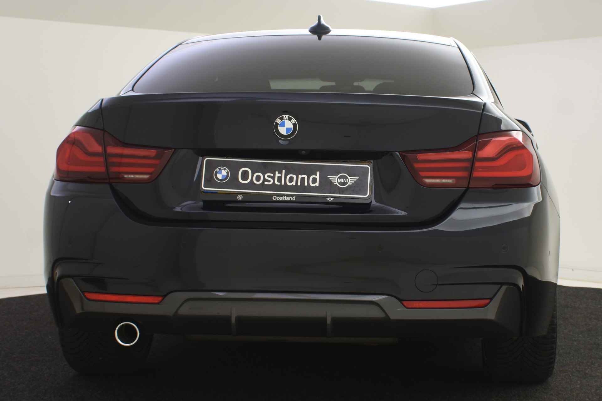 BMW 4 Serie Gran Coupé 418i Executive M Sport Automaat / Sportstoelen / Achteruitrijcamera / LED / Park Assistant / M Sportonderstel / Navigatie Professional / Stoelverwarming - 15/49