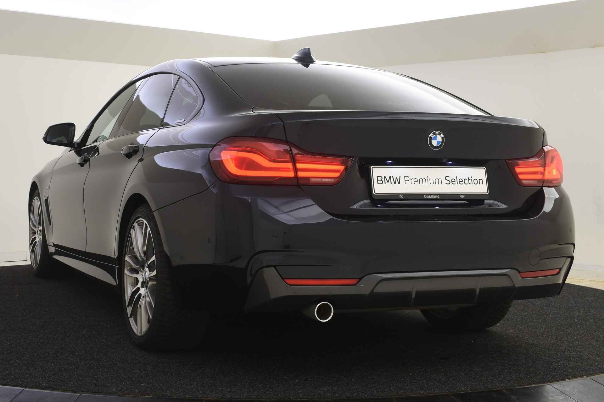 BMW 4 Serie Gran Coupé 418i Executive M Sport Automaat / Sportstoelen / Achteruitrijcamera / LED / Park Assistant / M Sportonderstel / Navigatie Professional / Stoelverwarming - 25/49