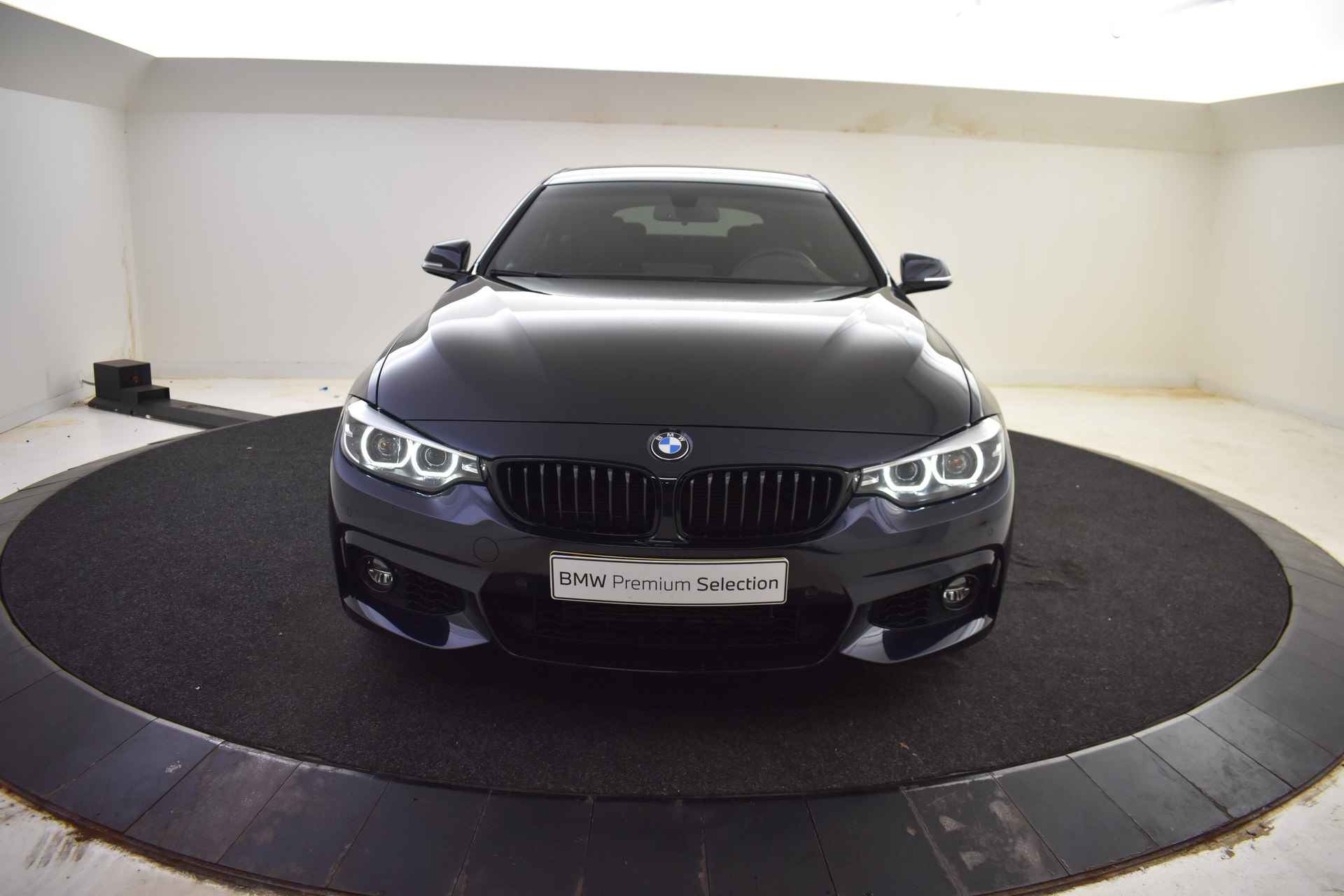 BMW 4 Serie Gran Coupé 418i Executive M Sport Automaat / Sportstoelen / Achteruitrijcamera / LED / Park Assistant / M Sportonderstel / Navigatie Professional / Stoelverwarming - 45/49