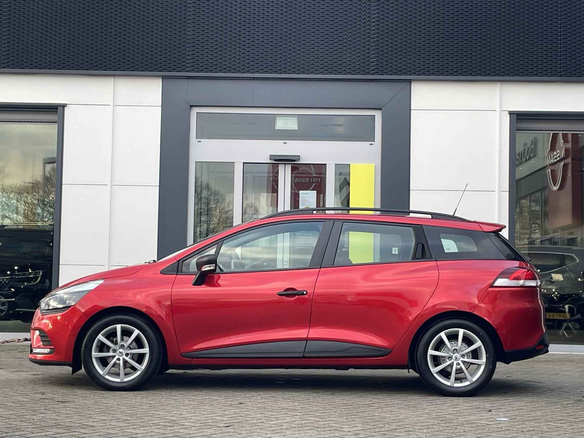 Renault Clio Estate 0.9 TCe Life Licht metalen velgen | banden nieuw! - 12/28