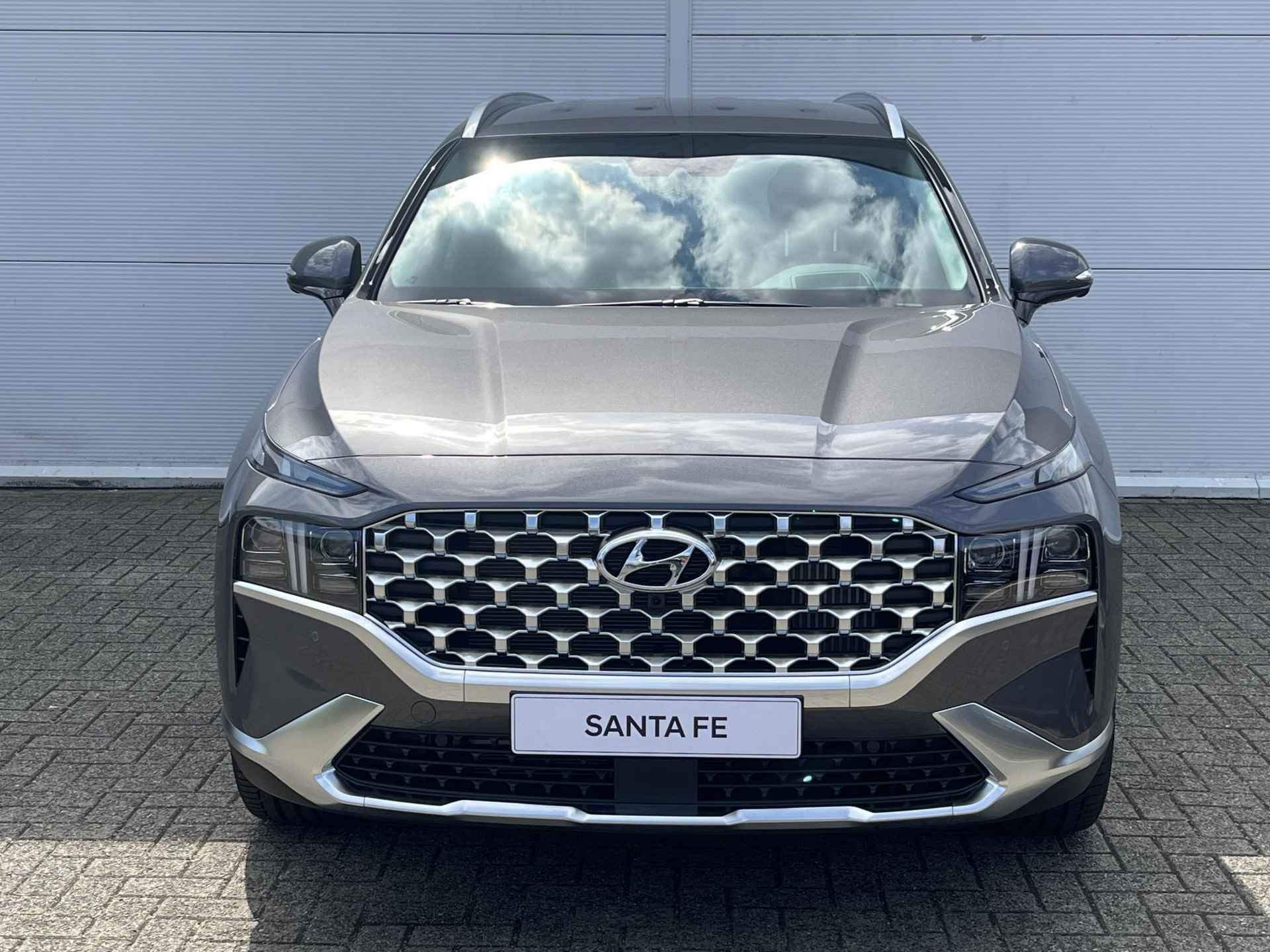 Hyundai Santa Fe 1.6 T-GDI HEV Premium Hybride / 5.000 korting / 56.490 Rijklaar /  Stoelverwarming + Verkoeling / Leder / 360 Camera / Achterbankverwarming / Elek. Achterklep / Krell Audio / - 21/47