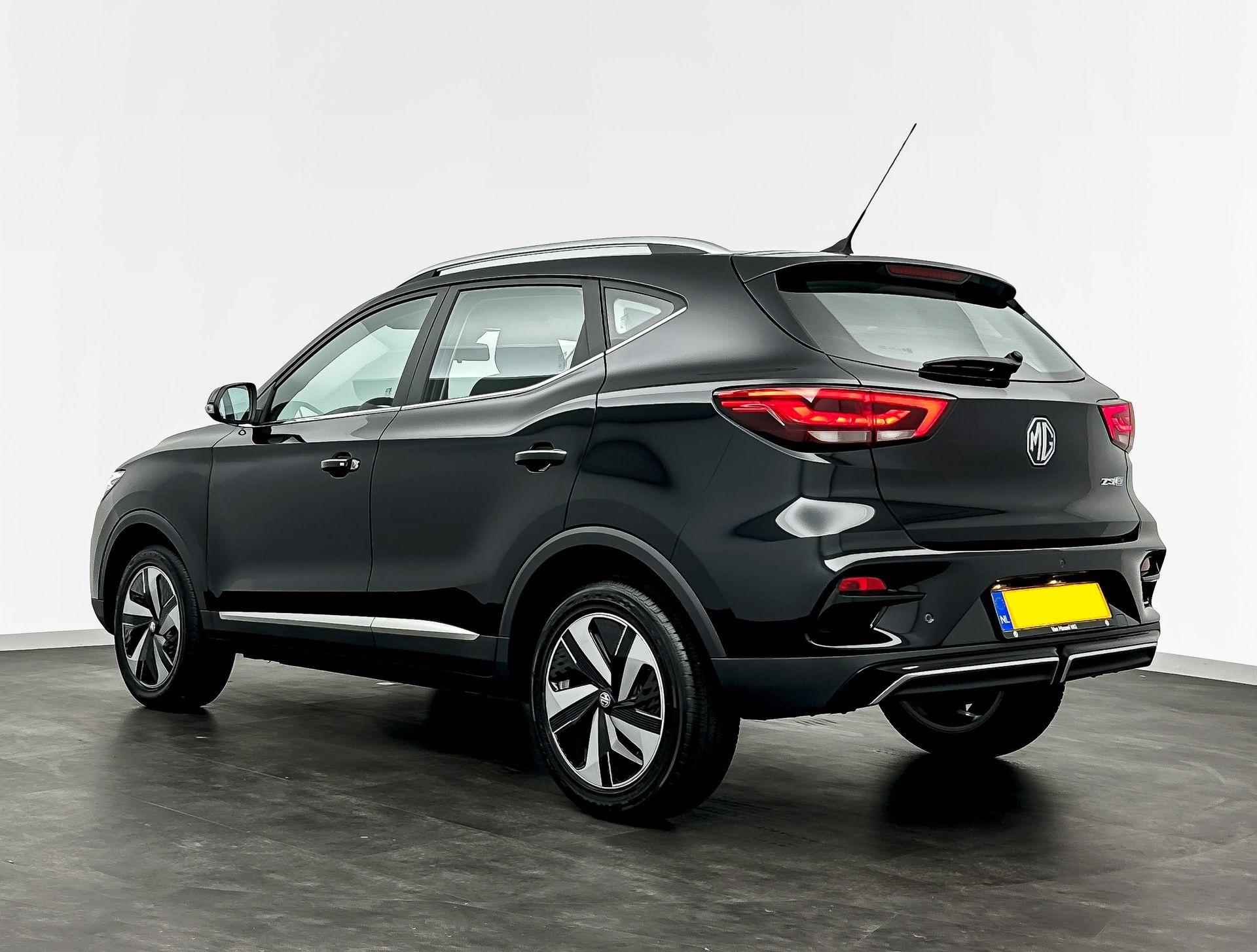 MG ZS EV Long Range Comfort 70 kWh NIEUW | Platinum Deal | €5.145,- Korting | Subsidie €2.000 | Apple Carplay | Camera | PDC - 11/29