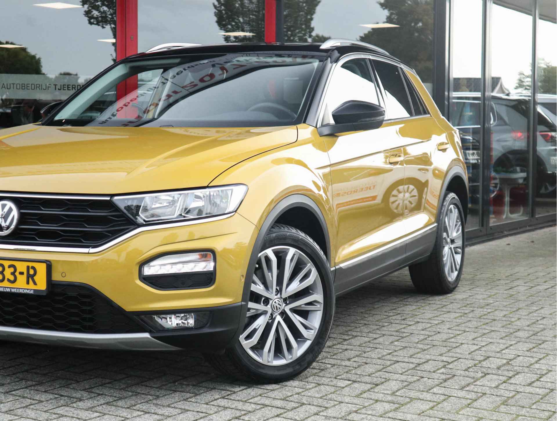 Volkswagen T-Roc 1.0 TSI Style Navi/Clima/Panodak/Adapt.Cruise/PDC/Trekhaak - 19/34