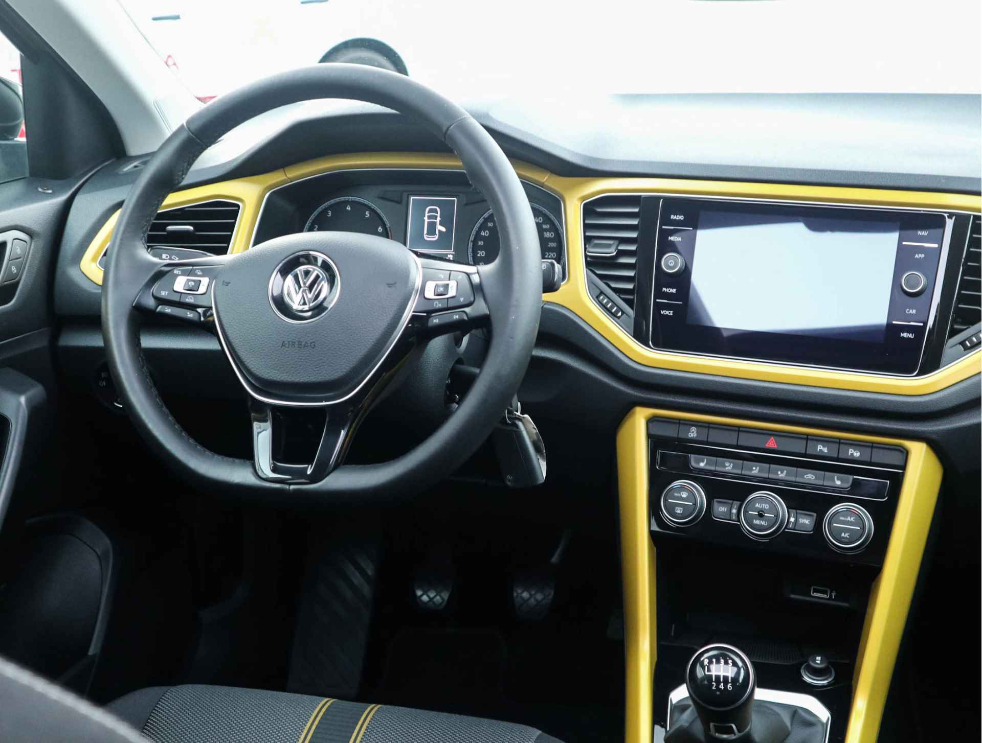 Volkswagen T-Roc 1.0 TSI Style Navi/Clima/Panodak/Adapt.Cruise/PDC/Trekhaak - 34/34