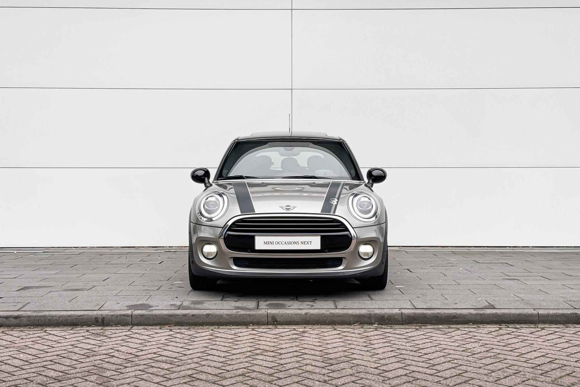 MINI 5-deurs Cooper 60 Years Edition - 4/22