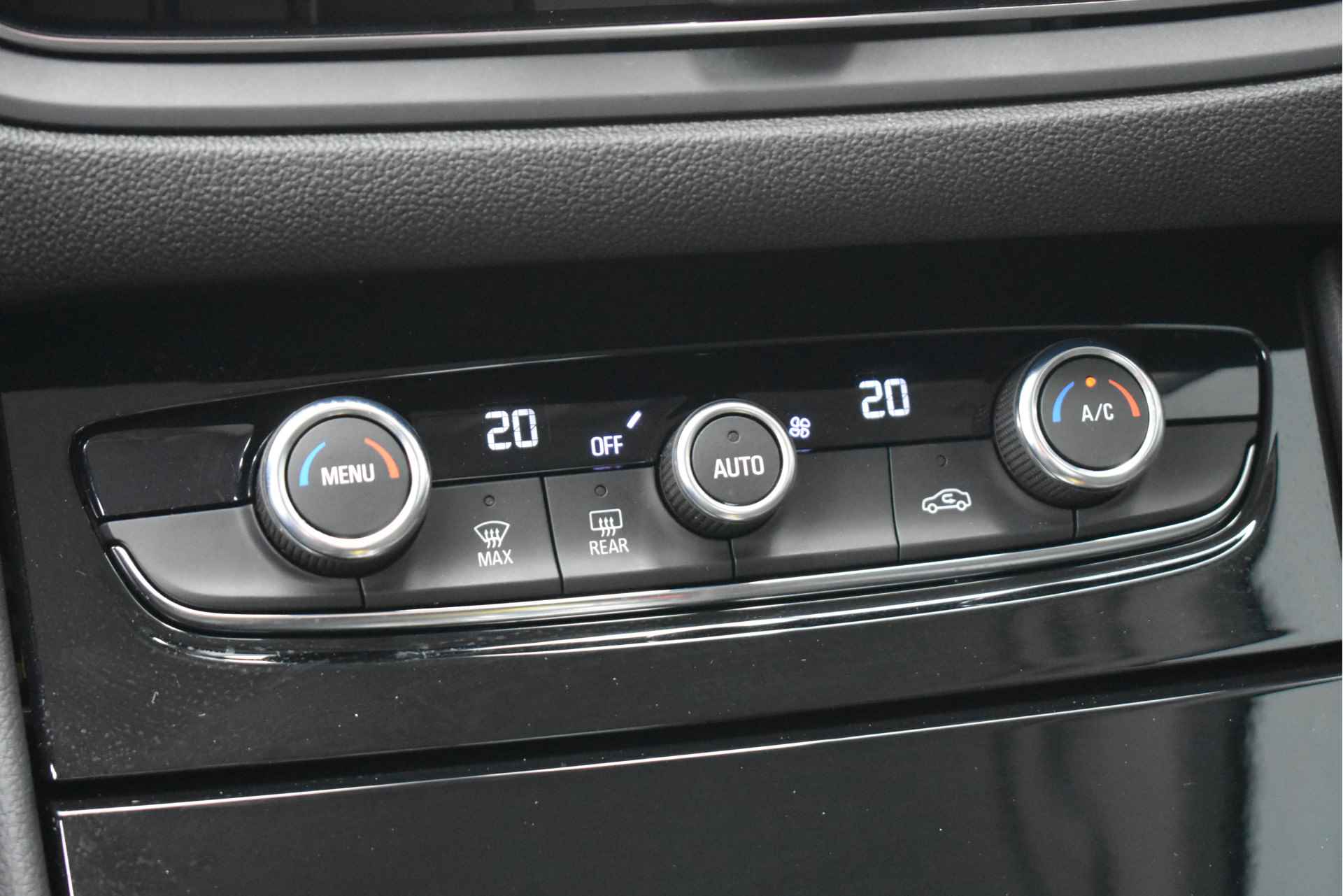 Opel Grandland PHEV 1.6 Turbo Hybrid GS Line 225pk Automaat | Adaptive Cruise | Navigatie | Stuurverwarming | AGR-Comfortstoel | Achteruitrijca - 26/53