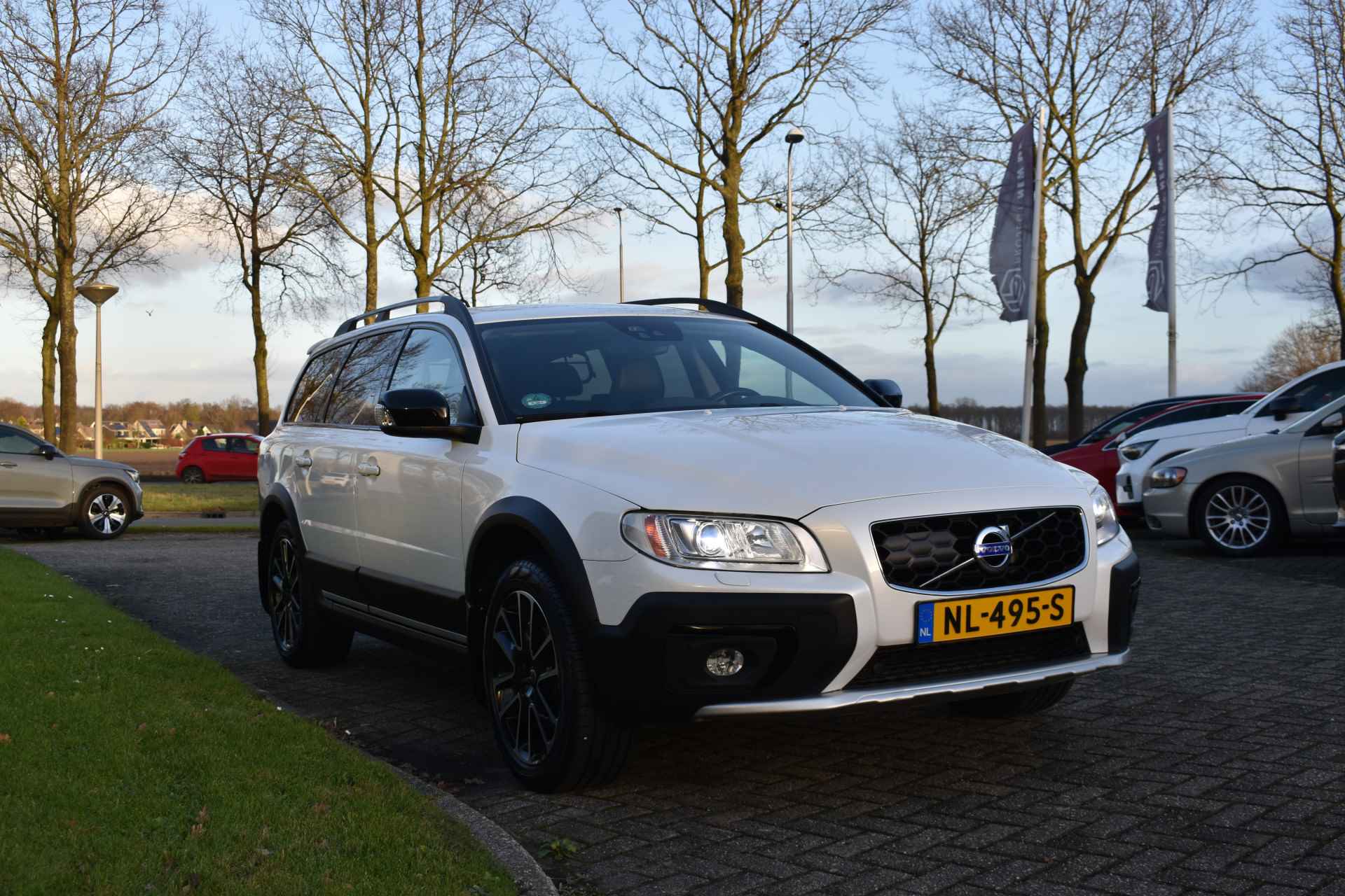 Volvo XC70 D4 181PK Automaat Polar+ ACC | Blis | Trekhaak | Elektr. stoel | Leder | Camera | 18"LMV | Stoelverwarming - 2/39