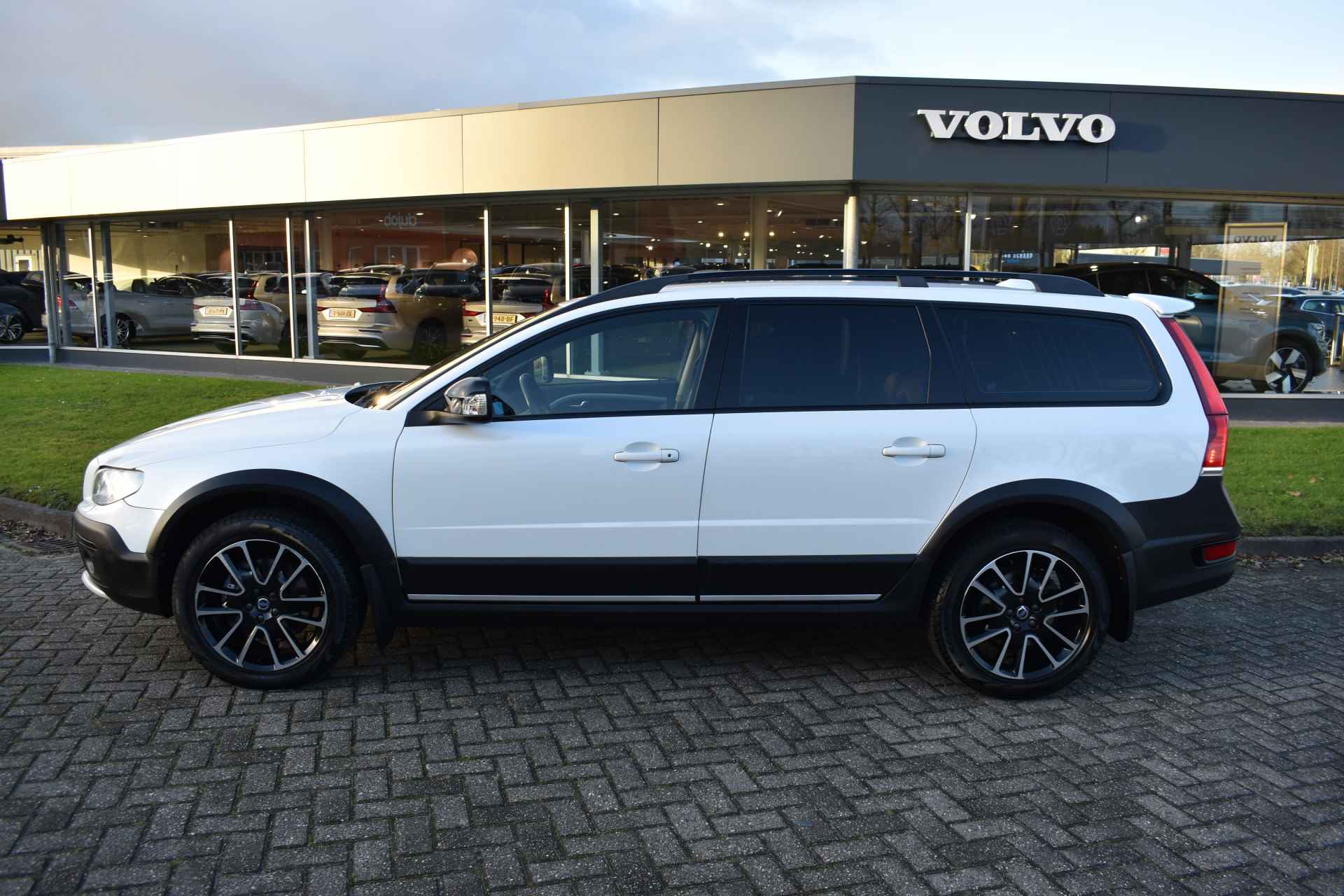 Volvo XC70 D4 181PK Automaat Polar+ ACC | Blis | Trekhaak | Elektr. stoel | Leder | Camera | 18"LMV | Stoelverwarming - 8/39