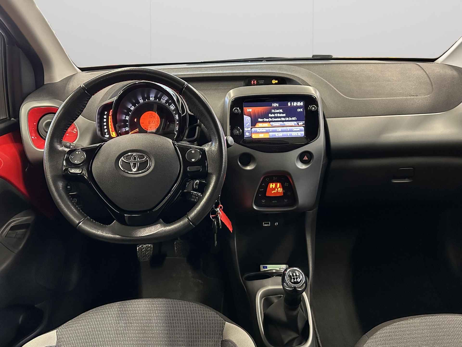 Toyota Aygo 1.0 VVT-i x-joy | Climate Control | LM velgen | Apple Carplay/Android Auto | - 5/31