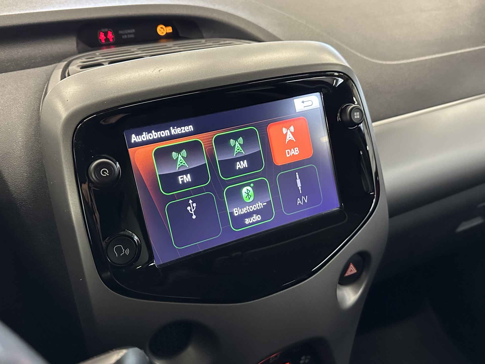 Toyota Aygo 1.0 VVT-i x-joy | Climate Control | LM velgen | Apple Carplay/Android Auto | - 10/31