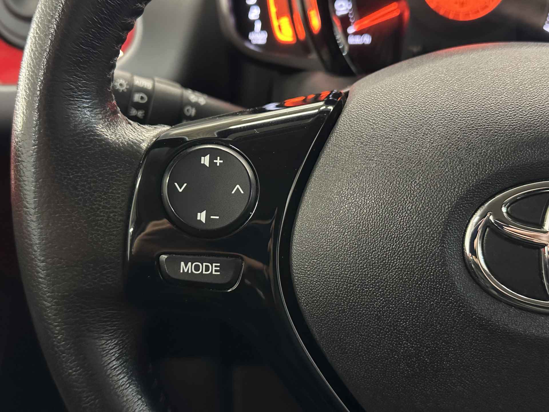 Toyota Aygo 1.0 VVT-i x-joy | Climate Control | LM velgen | Apple Carplay/Android Auto | - 19/31