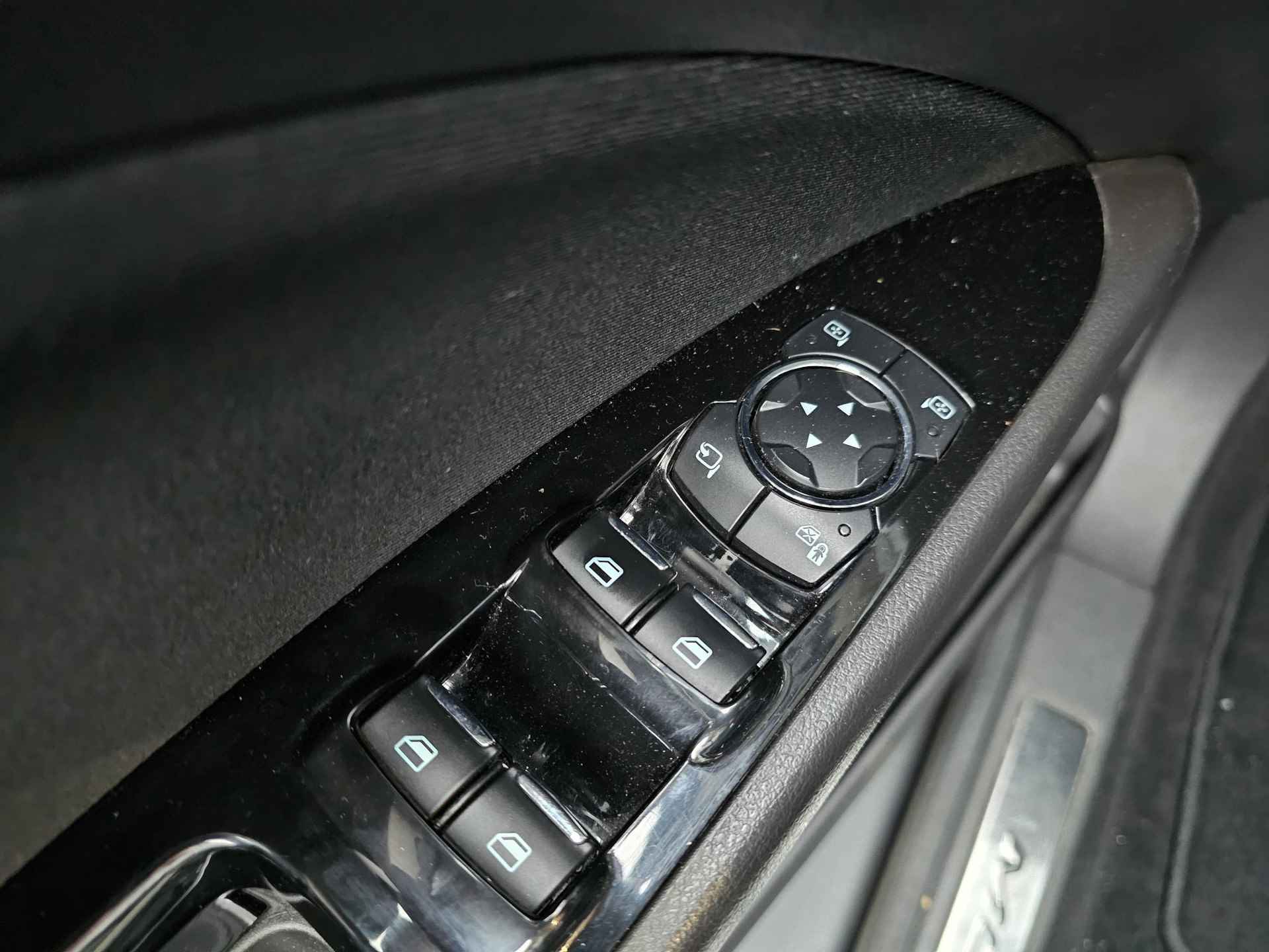 Ford Mondeo 1.5 Ecoboost Titanium 160pk Trekhaak | Panorama dak | 18'' velgen | All Season banden| SONY Audio | Voorruit verwarming | Climate control | Lane assist etc. - 15/34