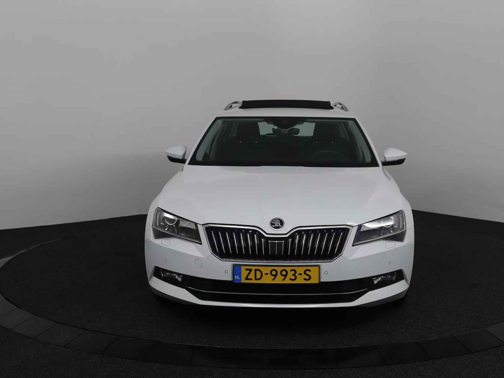 Skoda Superb Combi 2.0 TDI Ambition Business |NAP | Pano | Memoryseat | Carplay | Trekhaak - 2/51